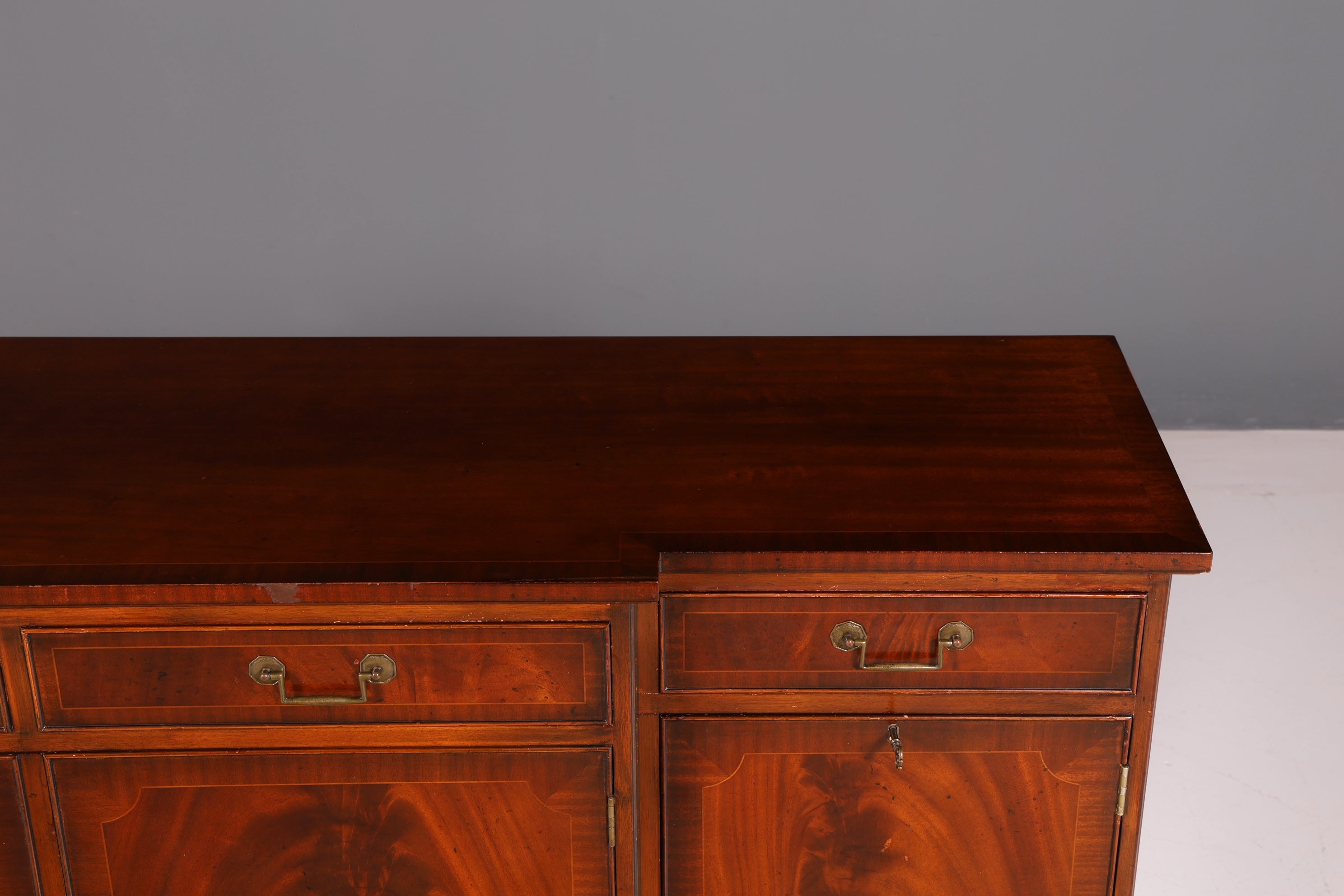 Wunderschönes Englisches Sideboard Mahagoni Schrank Antik Stil 60er Buffetschrank Kommode Anrichte Vintage