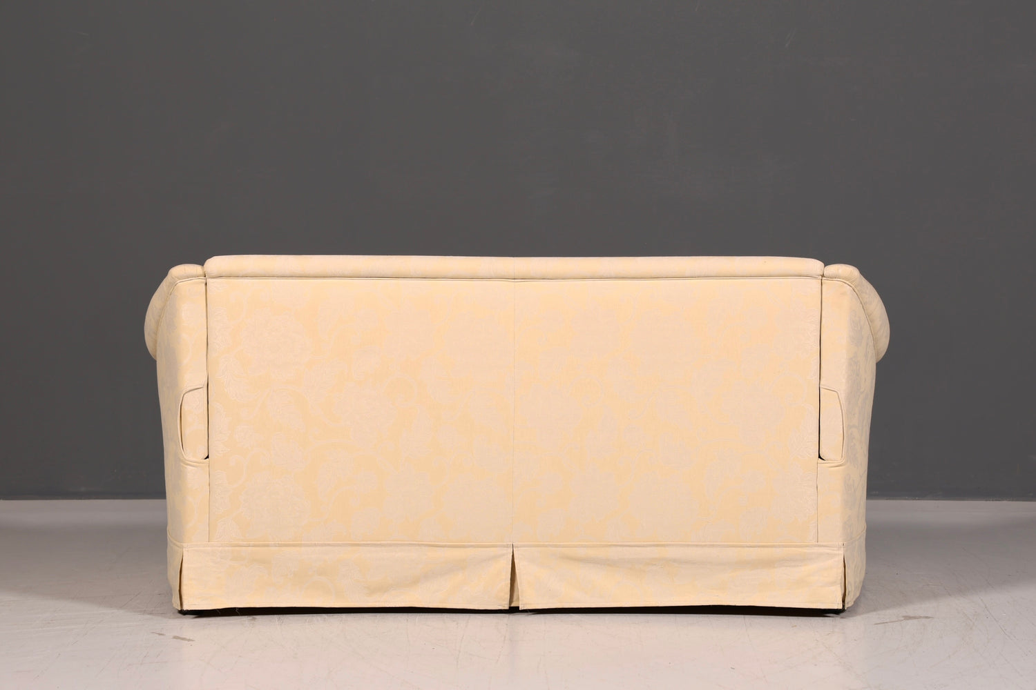 Wunderschönes Landhaus Sofa mit Hocker Englischer Stil Creme 2-Sitzer Couch Stoff Polstersofa Landhausstil Zweisitzer