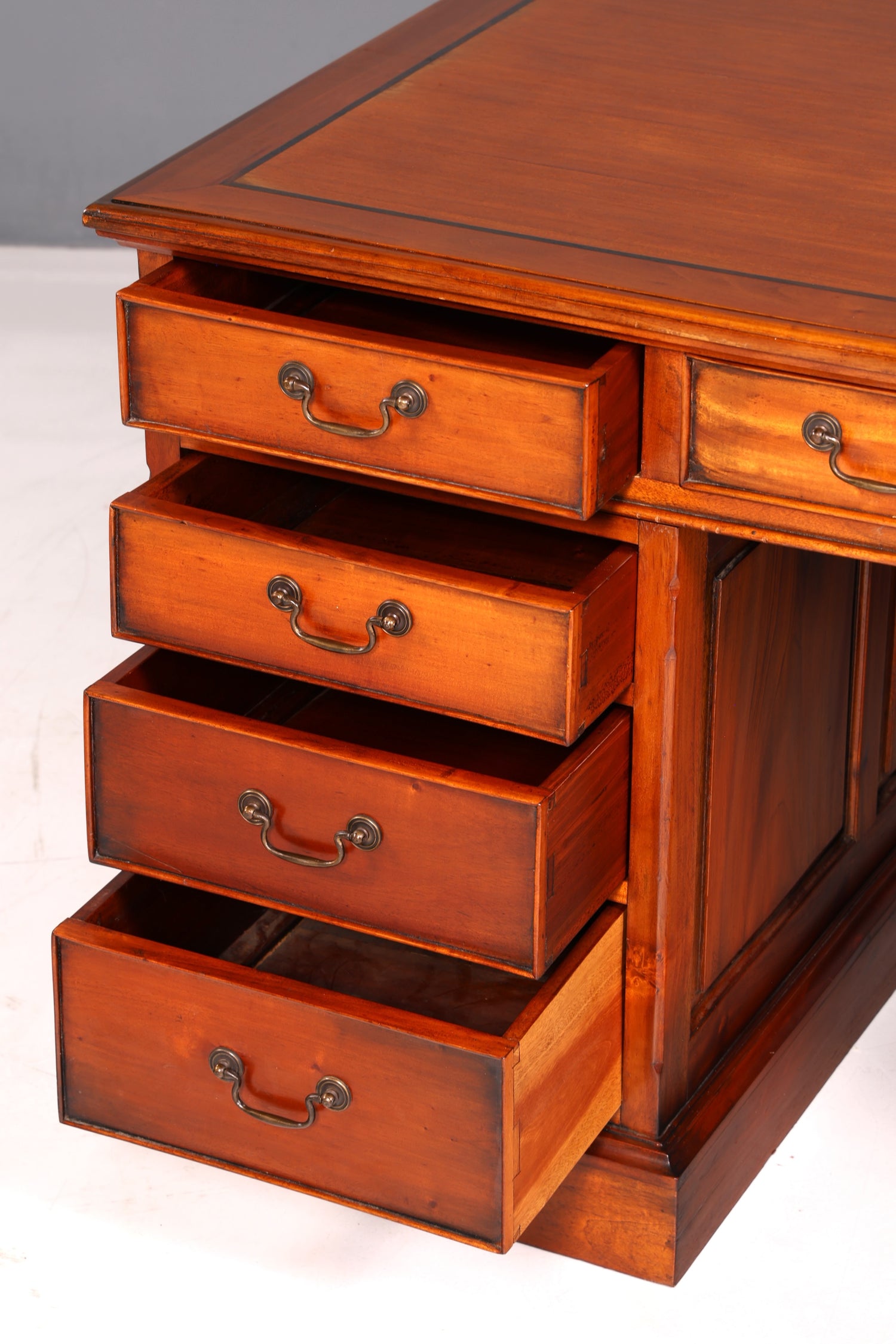 Prachtig Engels mahoniehouten bureau Kantoortafel Antiek kantoor bureau Partnerdesk Bureau