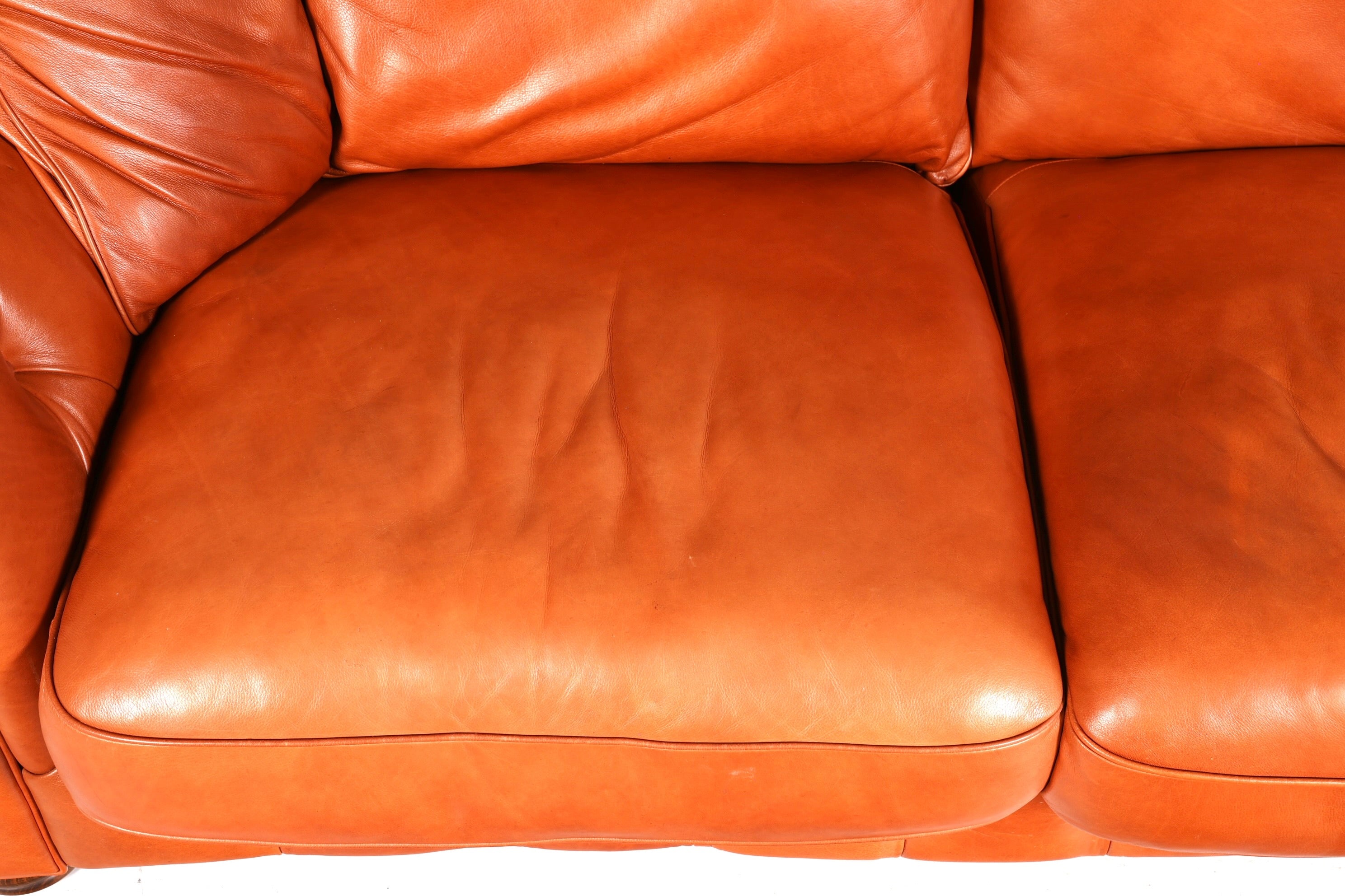 Wunderschönes Chesterfield Design Sofa Englisches echt Leder Couch Cognac Lounge Sofa