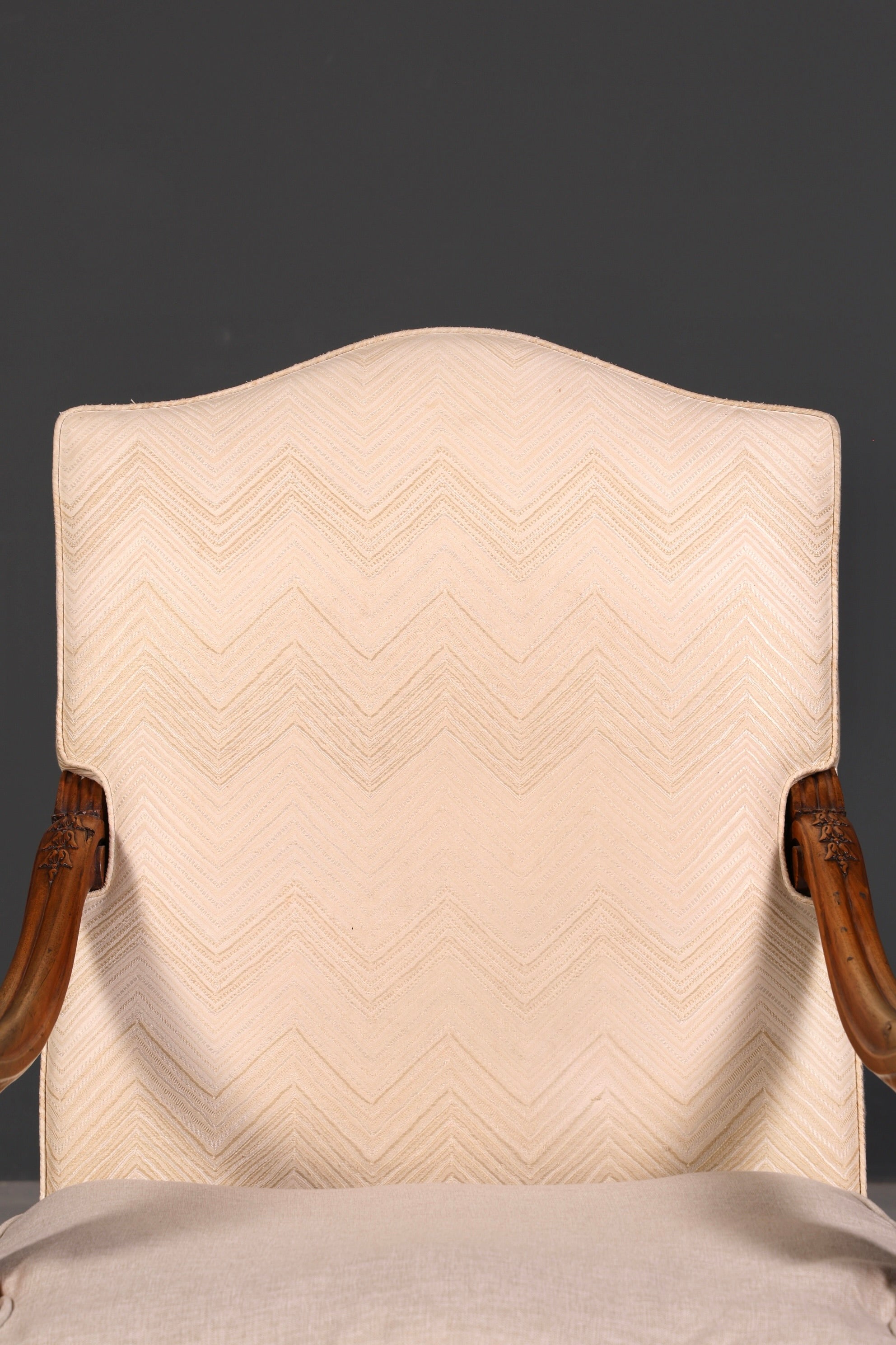Elegante Louis-Philippe-fauteuil met armleuningen uit de Gründerzeit, antieke fauteuil, gestoffeerde fauteuil, 1 van 2