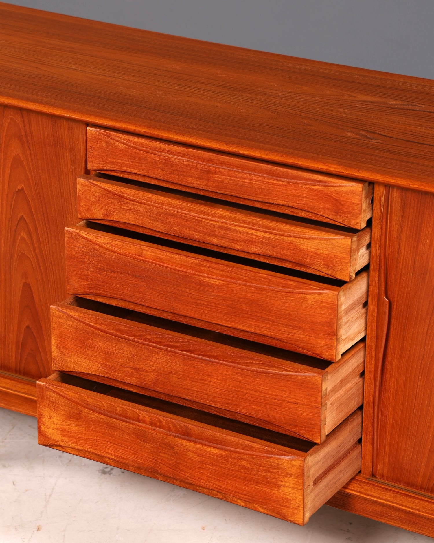 Prachtig Dyrlund-dressoir van teak, Deens mid-centurydesign, vintage kast en commode