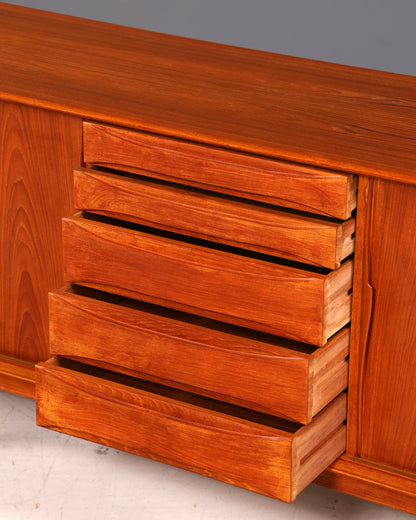 Prachtig Dyrlund-dressoir van teak, Deens mid-centurydesign, vintage kast en commode