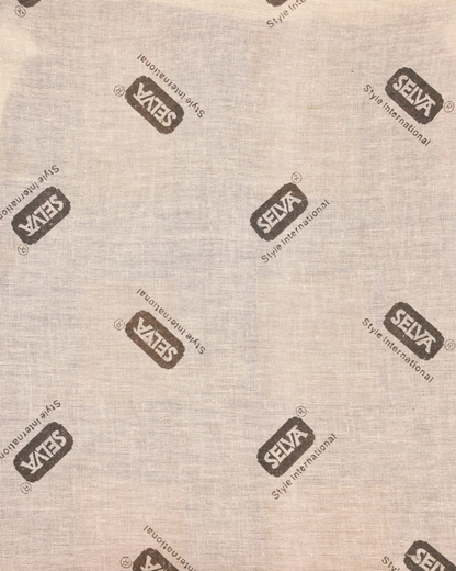 Hauptstadt Möblerei Stoffbezug mit Selva Style International Logo Muster in Beige für englischen Polsterstuhl