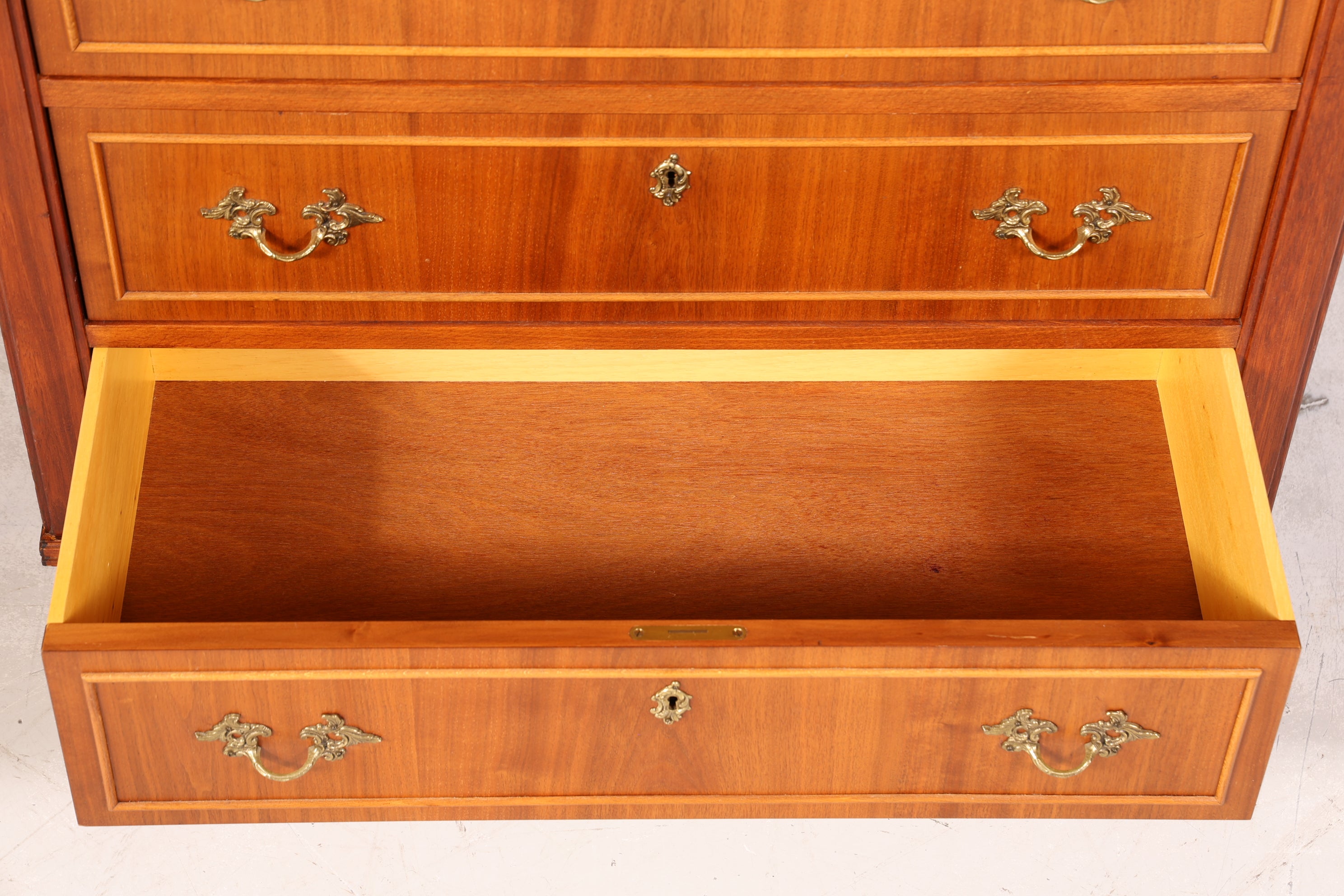 Stilvoller Sekretär im Englischen Stil Büro Vertiko Kommode echt Holz Schreibkommode