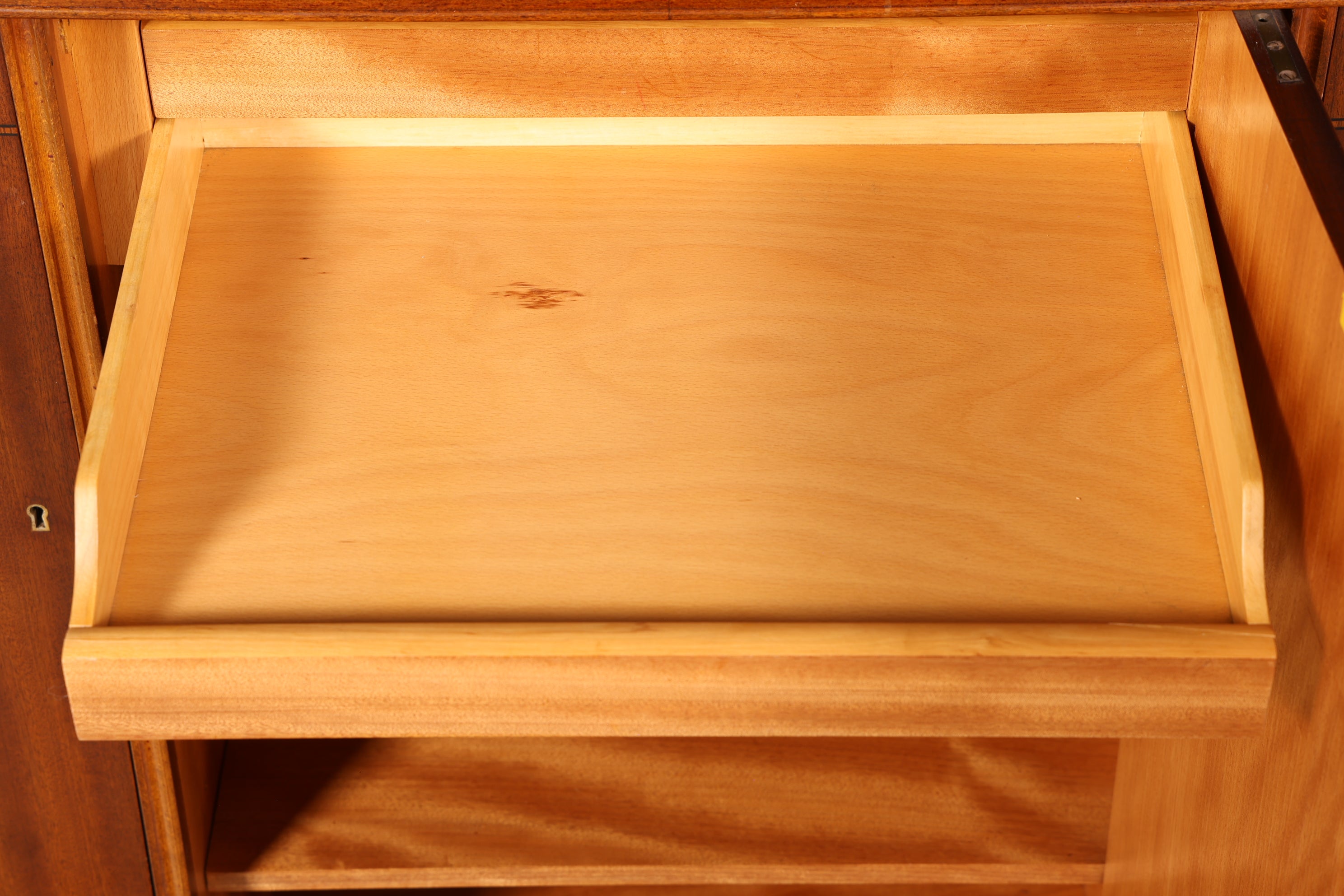 Stilvoller Original Art Deco Schrank Vertiko Sideboard um 1930 Highboard Kommode Aktenschrank Vintage