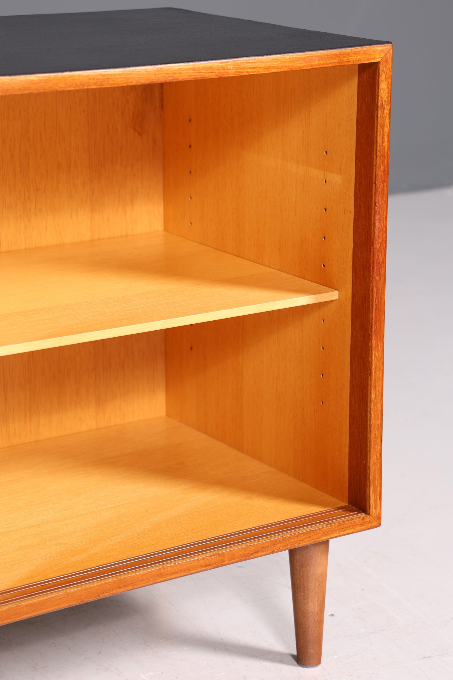 Traumhafter Mid Century Schrank Teak Holz Schiebetür Kommode Sideboard Flurschrank