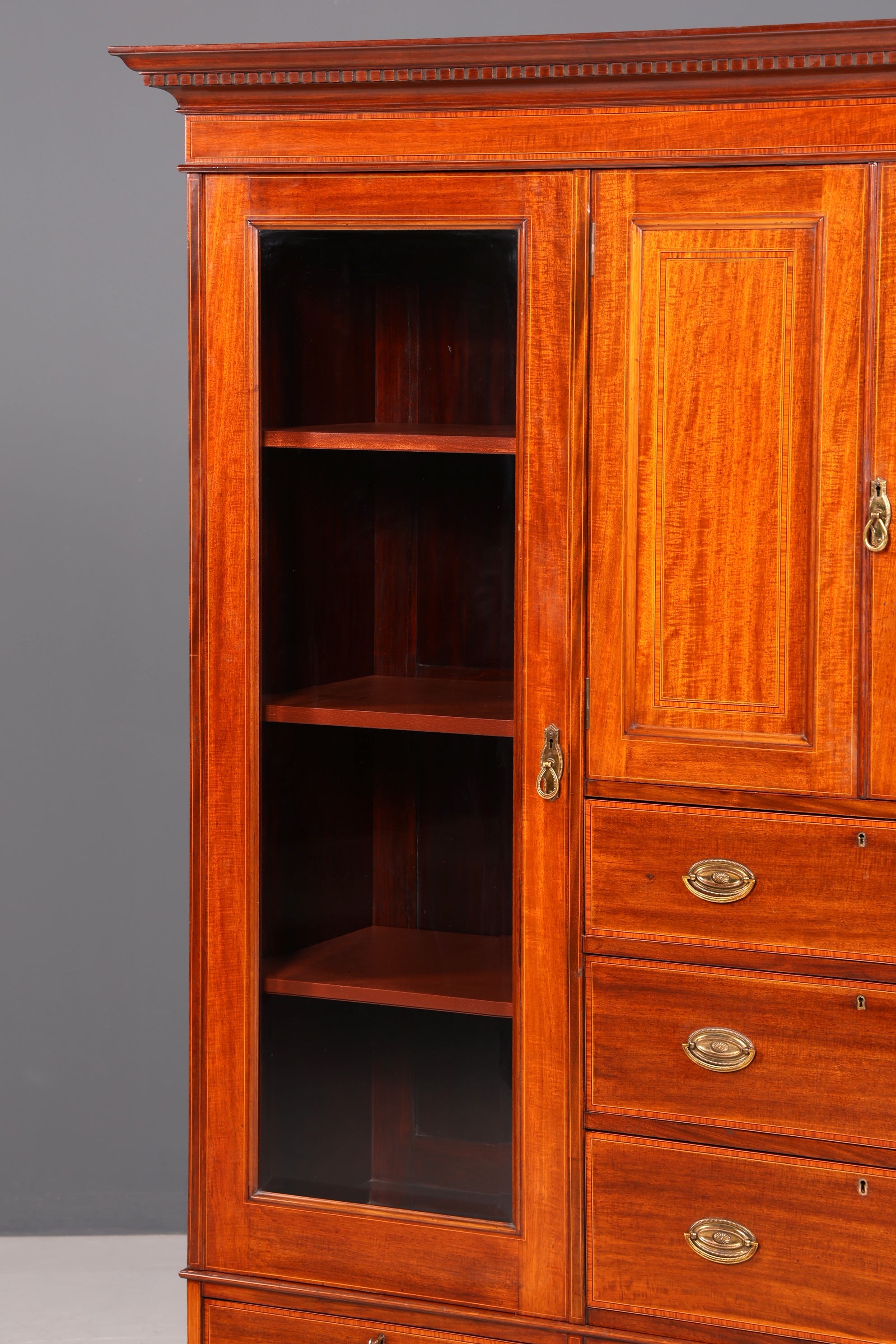 Beeindruckender Antiker Englischer Vitrine Kleiderschrank Wäscheschrank Dielenschrank Schrank Vintage