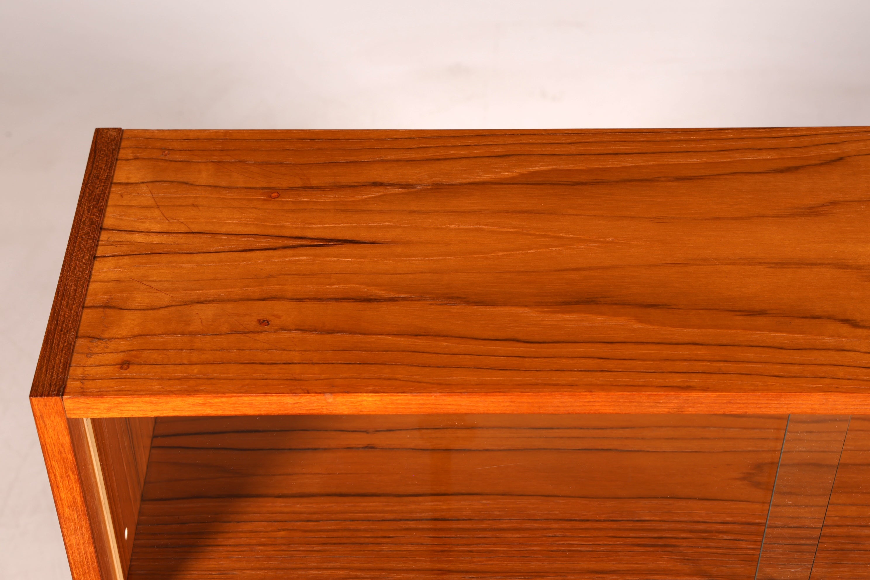 G697 Finish