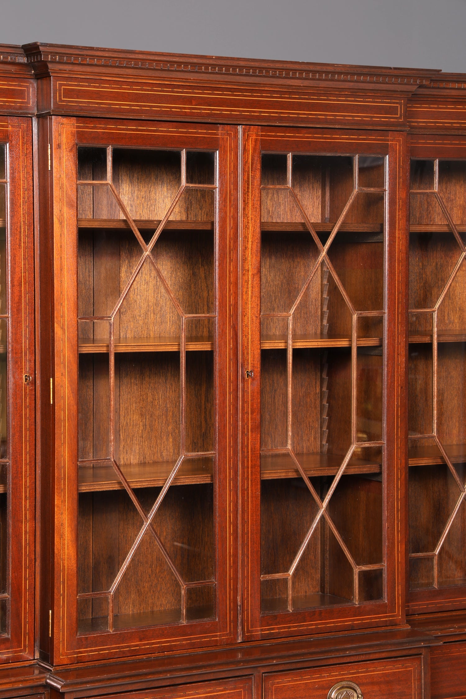 Beeindruckende Englische Vitrine Mahagoni Bibliothek Bücherschrank Glasvitrine Buffet Schrank Antik Vintage