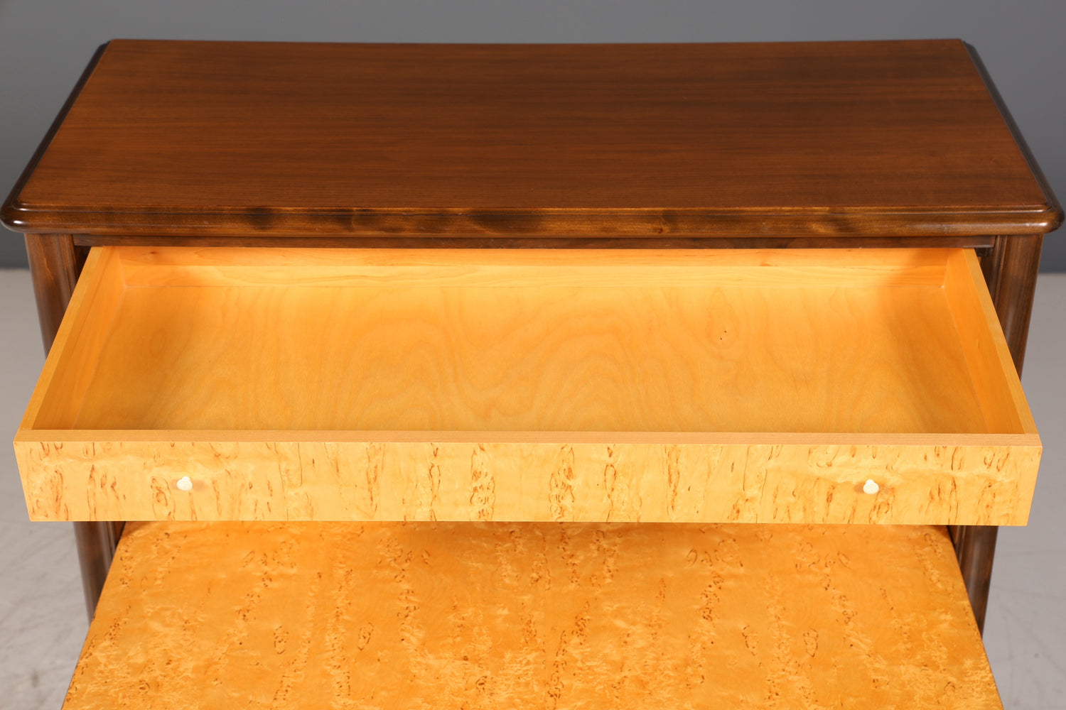 Stilvoller Sekretär im Englischen Stil Büro Vertiko Kommode Mahagoni Schreibkommode