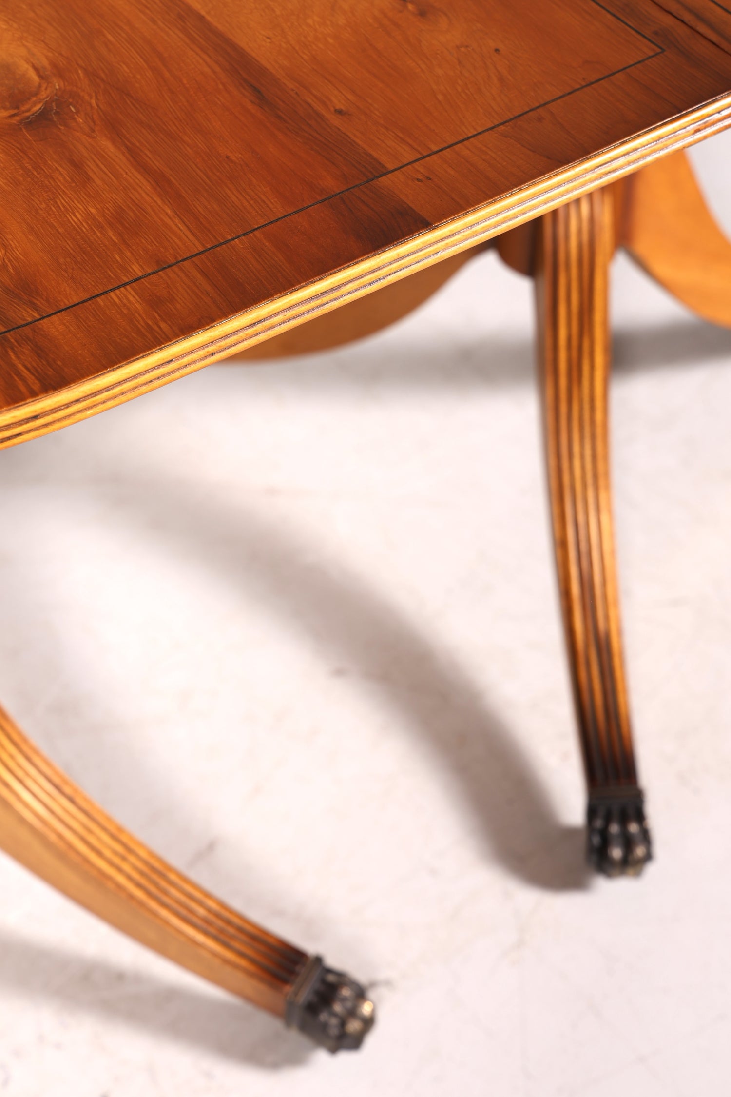 Wunderschöner Englischer Tisch ausziehbarer Esstisch Regency Stil Antik Stil 60s Küchentisch Eibe