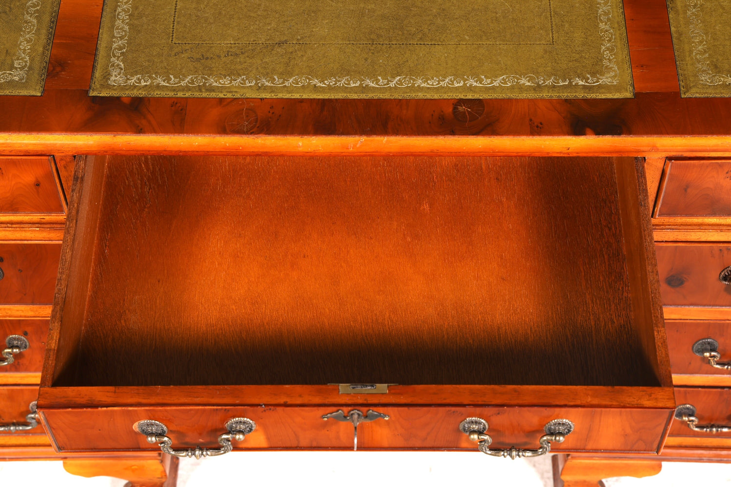 G072 Finish cm Wunderschöner Englischer Schreibtisch echt Lederauflage Bürotisch Antik Stil Office Desk