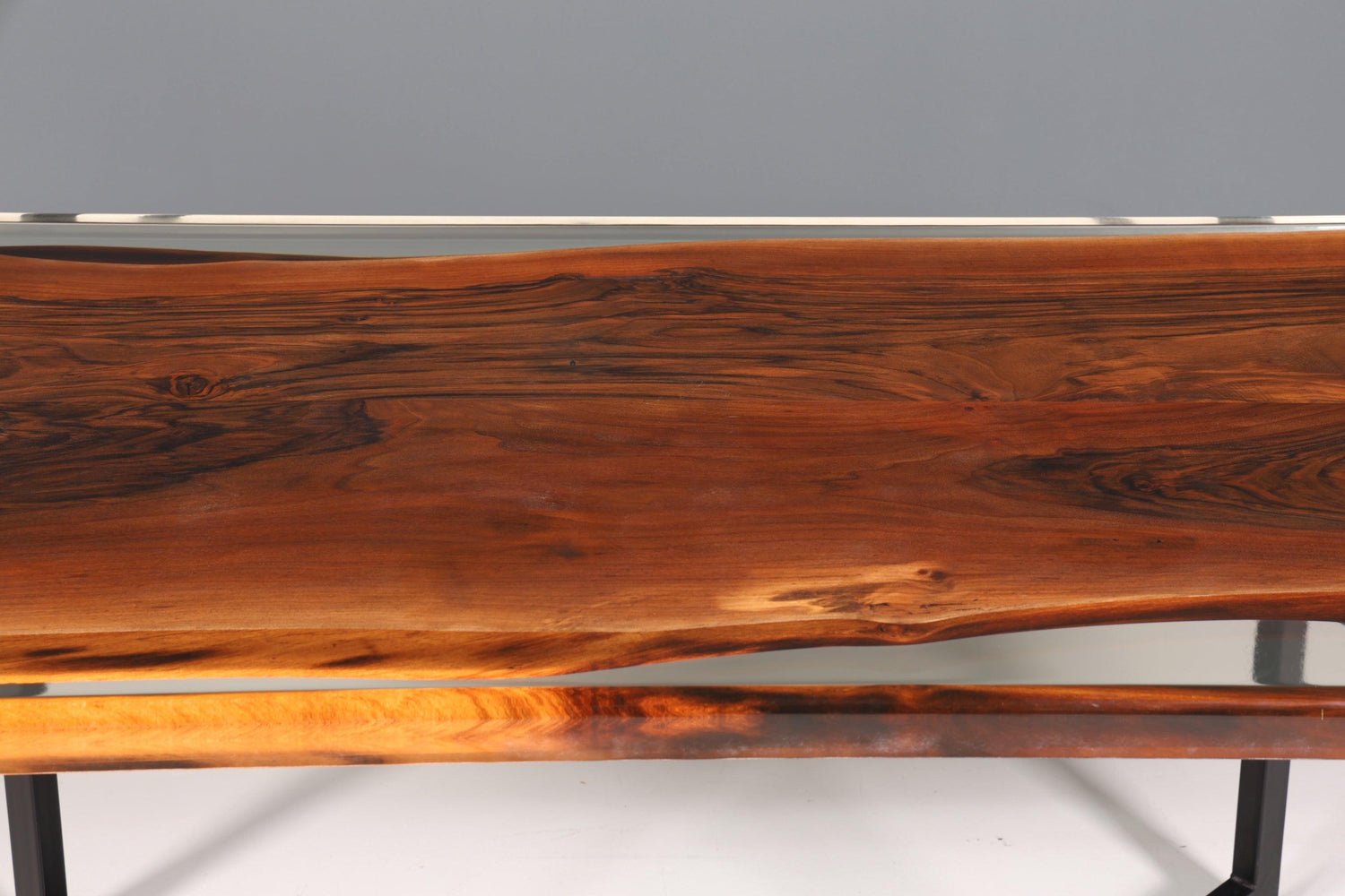 Beeindruckender Epoxidharz Tisch 200-90cm Nussbaum Esszimmer Tisch River Table Küchentisch