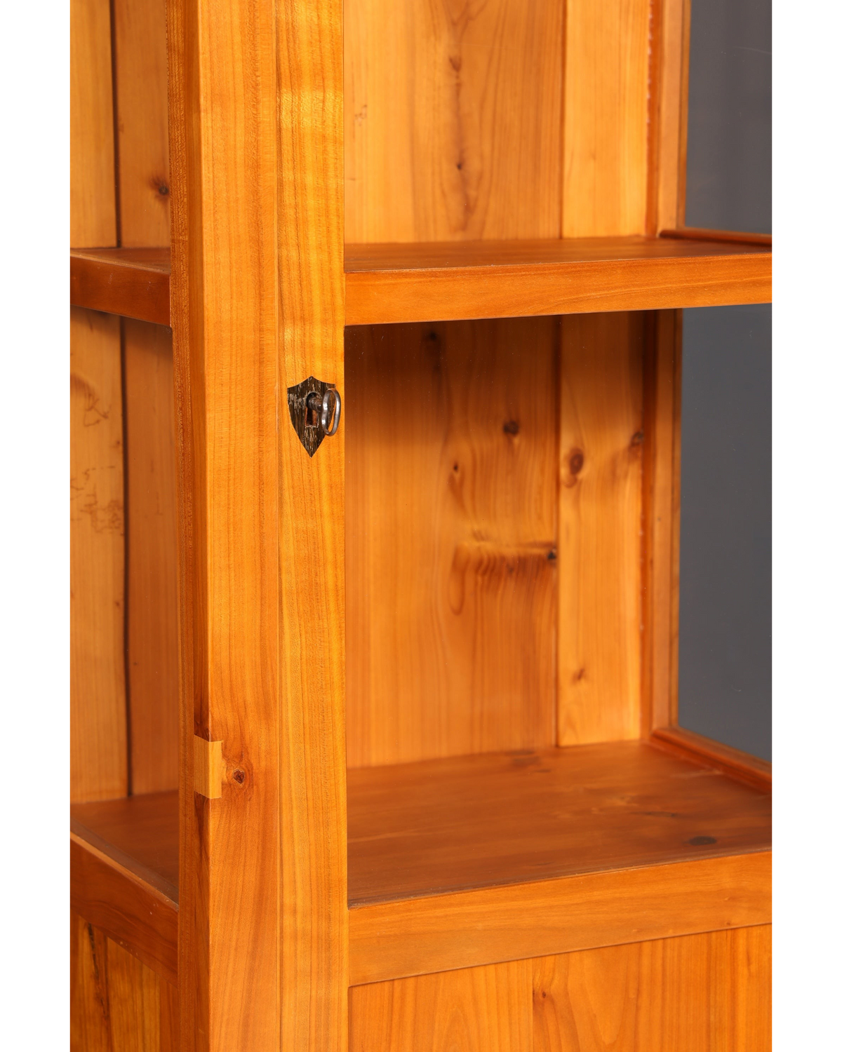 G077 Finish Antik04 falsche Beschreibung - (Biedermeier Vitrine- preis muss ich noch recherchieren)