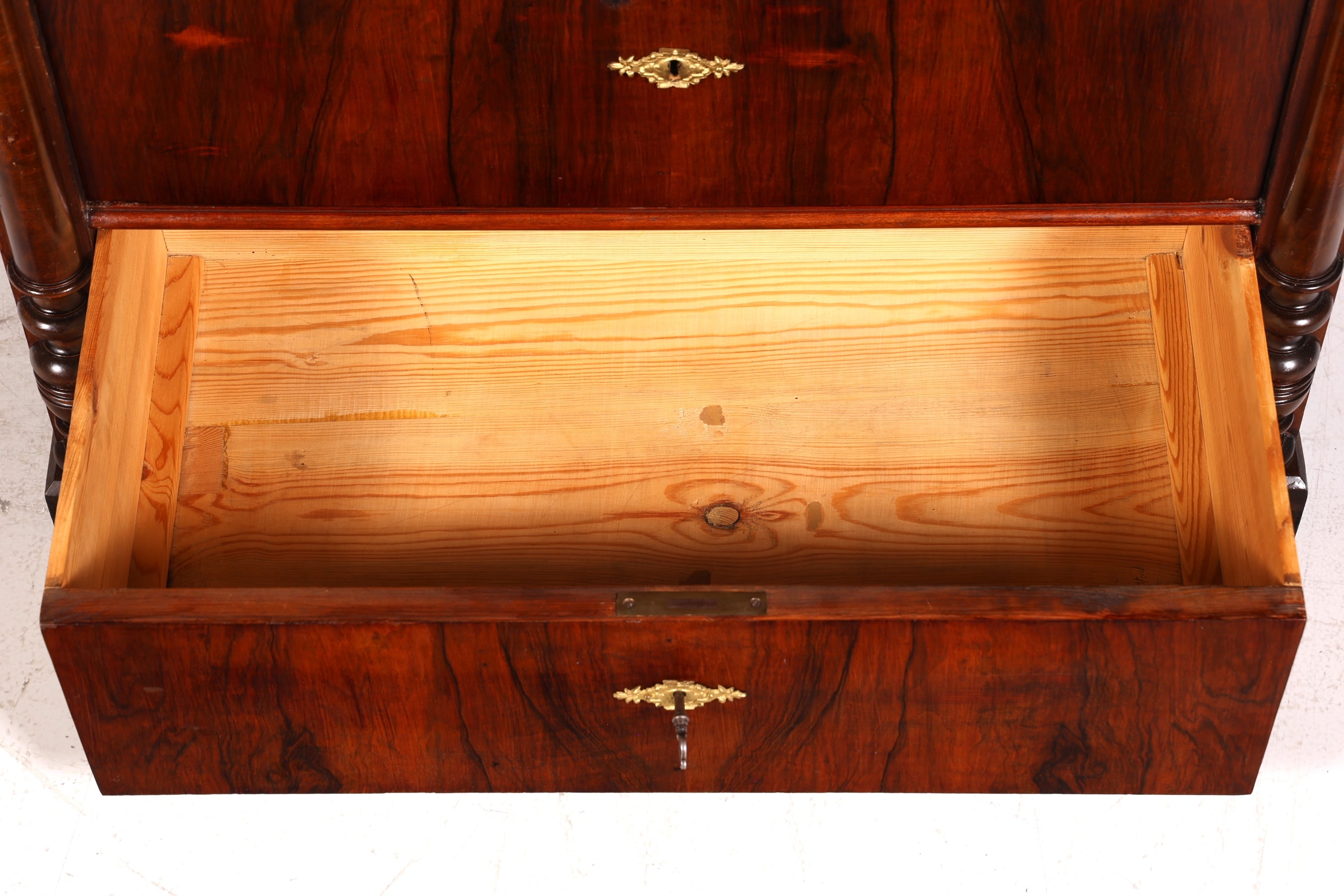 Elegant Gründerzeit (late 19th-century) Louis Philippe chest of drawers, sideboard, circa 1880.