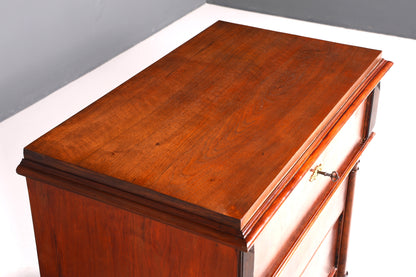 Elegant Gründerzeit (late 19th-century) Louis Philippe chest of drawers, sideboard, circa 1880.