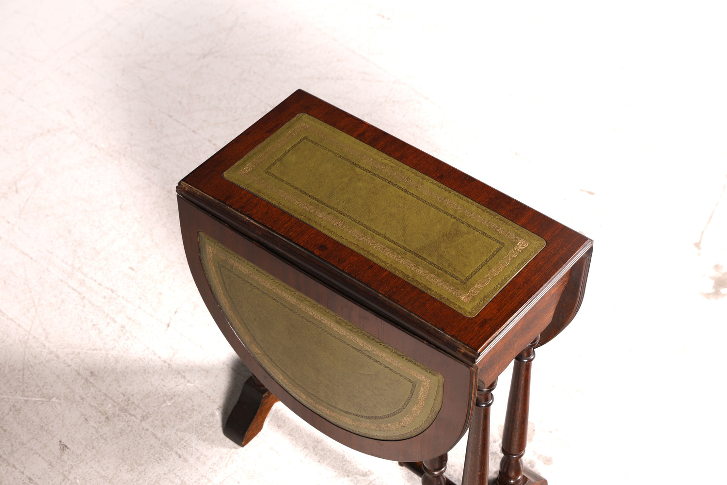 Wunderschöner Englischer Klapptisch Mahagoni Beistelltisch Ablagetisch Echt Leder Antik Vintage