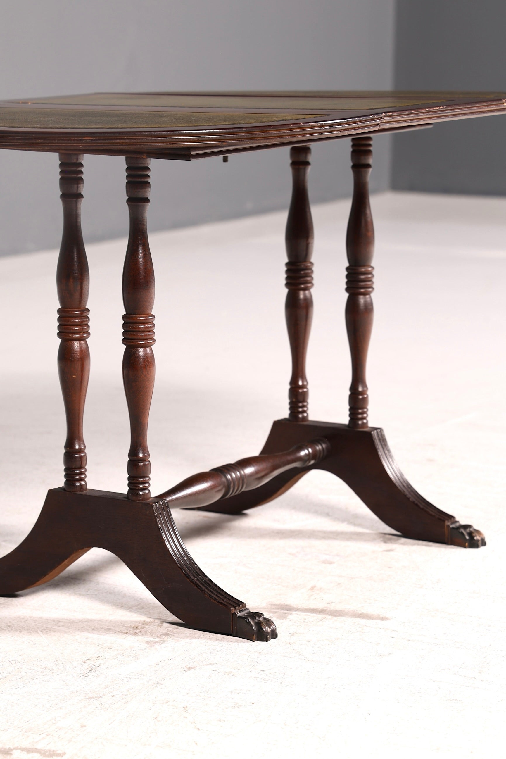 Wunderschöner Englischer Klapptisch Mahagoni Beistelltisch Ablagetisch Echt Leder Vintage