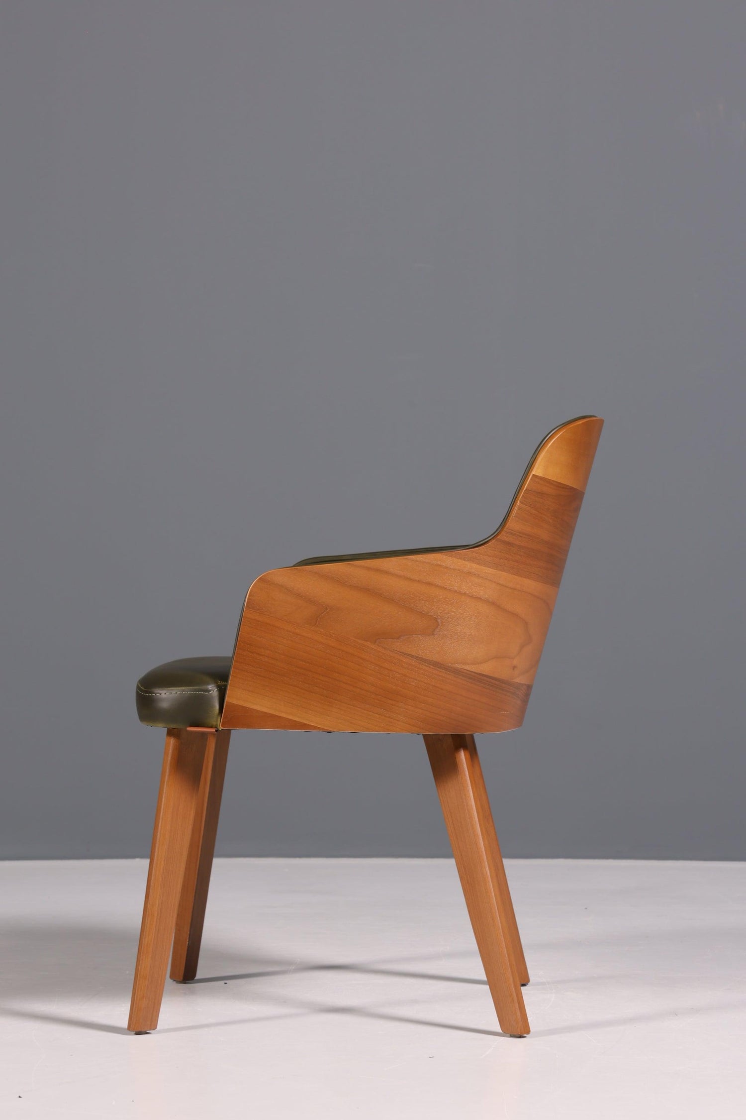 Edler Armlehnstuhl "Paolo- Green" Nussbaum Esszimmerstuhl Küchenstuhl grüner Sekretär Stuhl