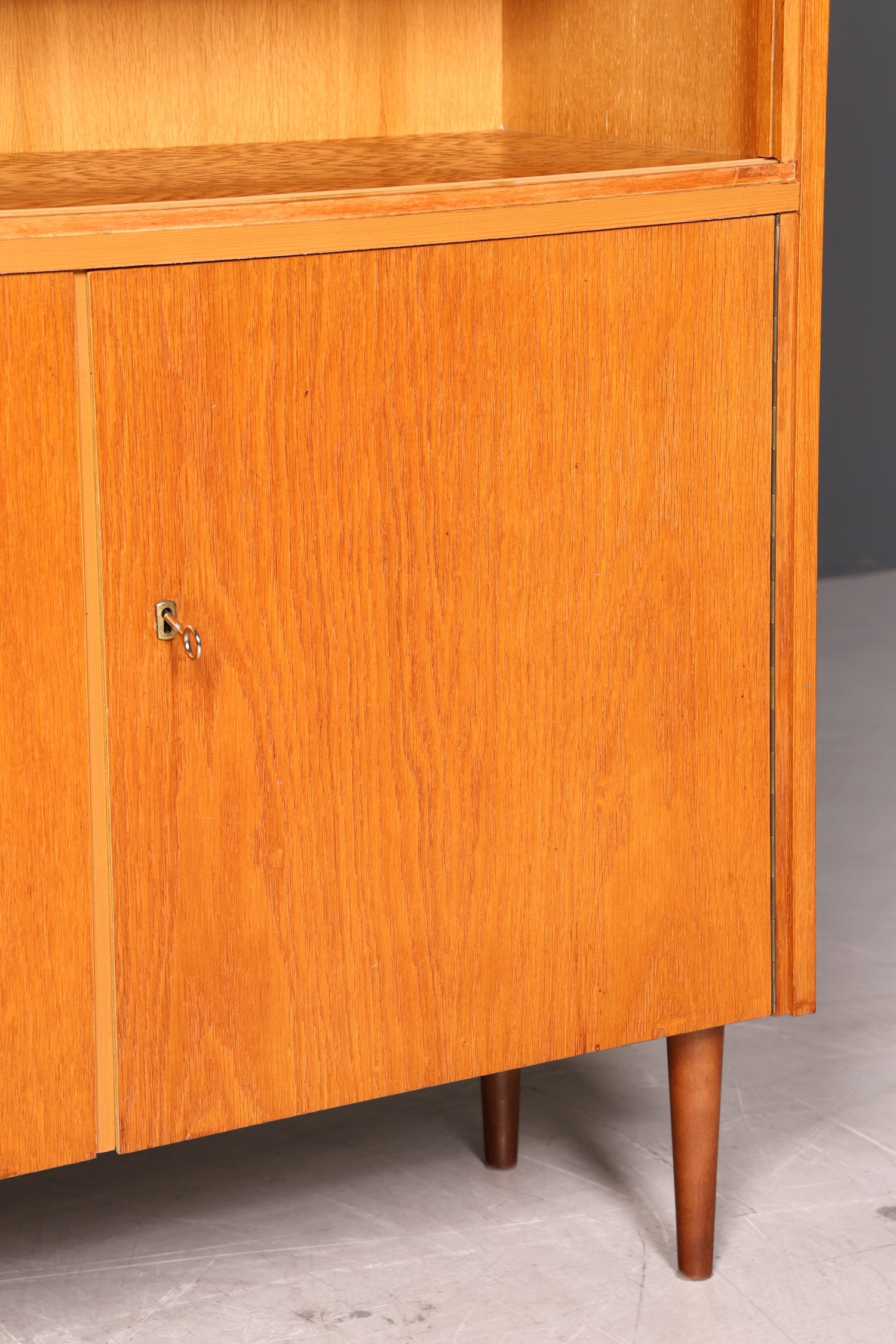 Wunderschöner Mid Century Regal Schrank Vintage Highboard Bücherregal Holz Kommode ohne Gläser