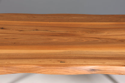 Beeindruckender Nussbaum Tisch 180cm-95cm Esszimmer Tisch Baumkanten Platte massiv Holz Küchentisch