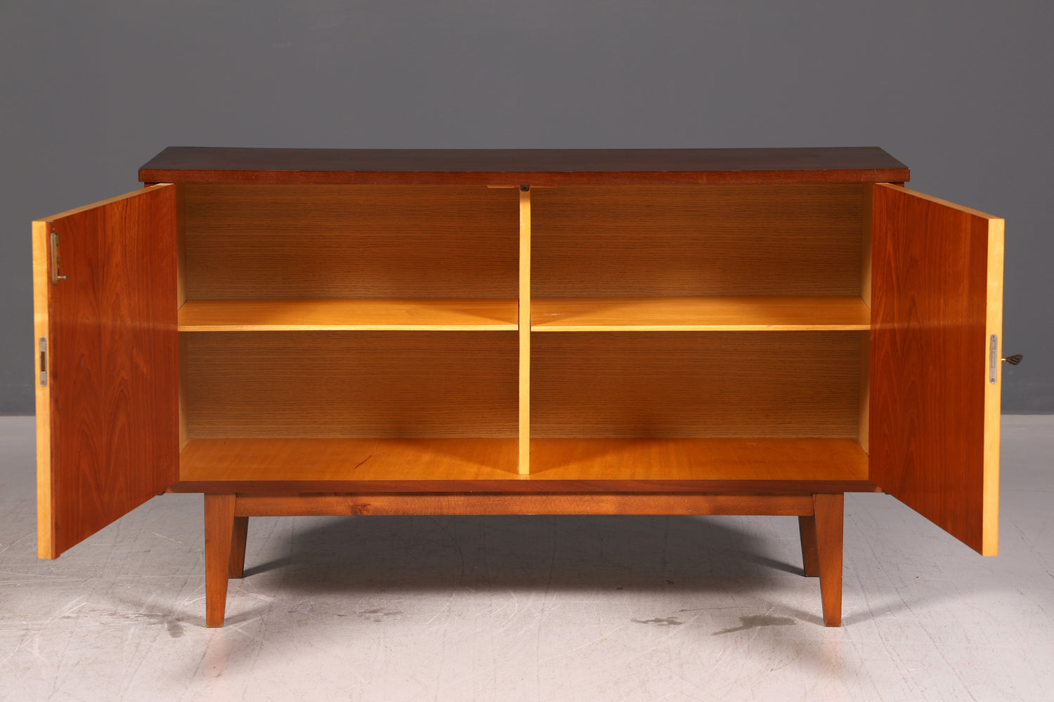 Wunderschöner Mid Century Schrank Vintage Flur Kommode Retro TV Sideboard 60s Holz