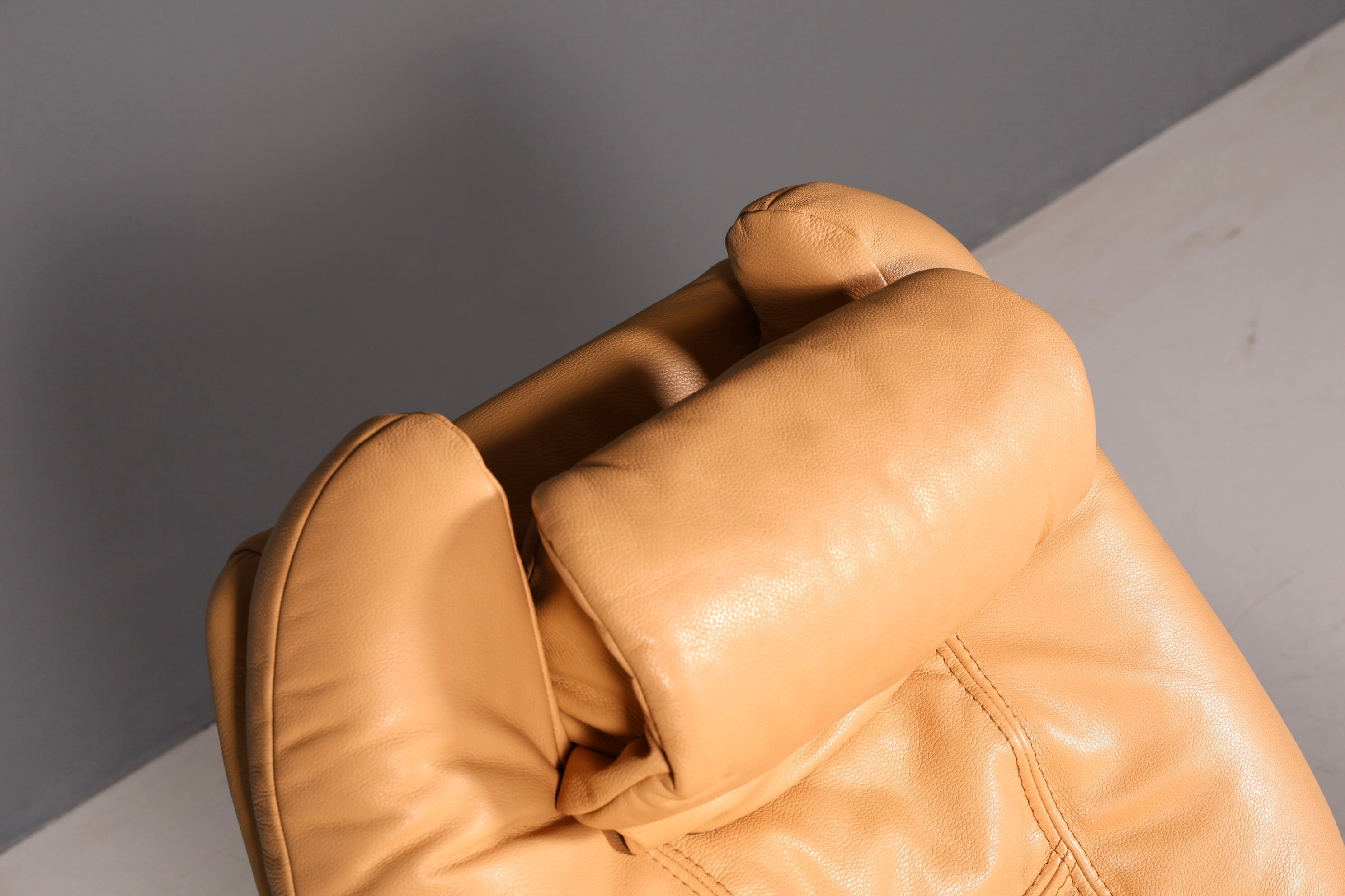 Prachtige Himolla-relaxfauteuil van echt leer, beige tv-fauteuil, relaxfauteuil met ligfunctie, vintage
