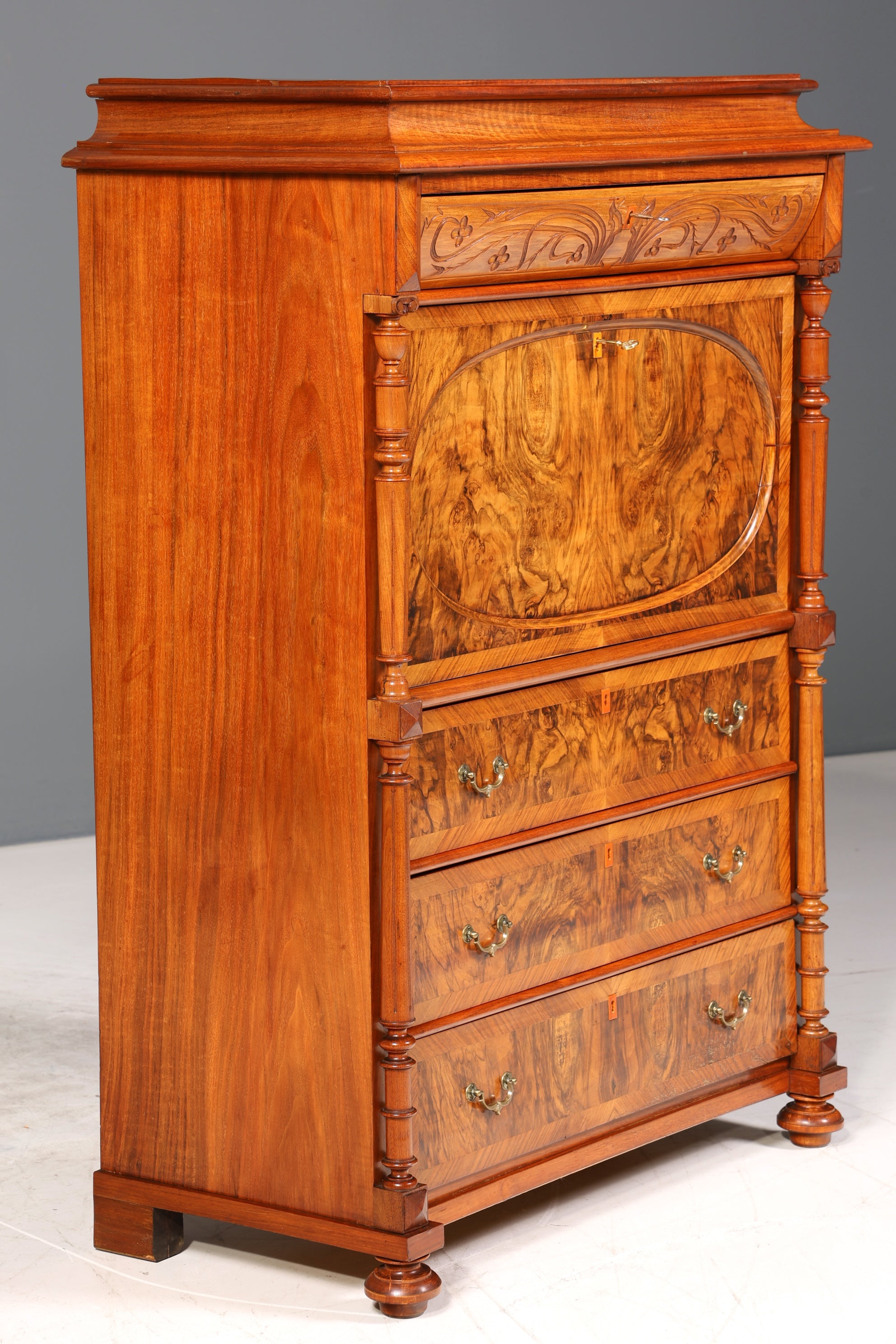 Traumhafter Louis Philippe Sekretär um 1870 Vertiko Nussbaum Highboard Kommode Sekretär Schrank