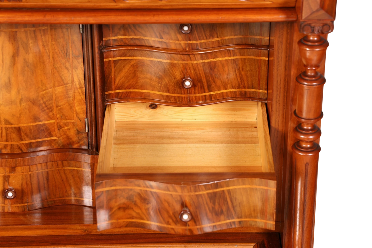 Traumhafter Louis Philippe Sekretär um 1870 Vertiko Nussbaum Highboard Kommode Sekretär Schrank