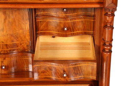 Traumhafter Louis Philippe Sekretär um 1870 Vertiko Nussbaum Highboard Kommode Sekretär Schrank