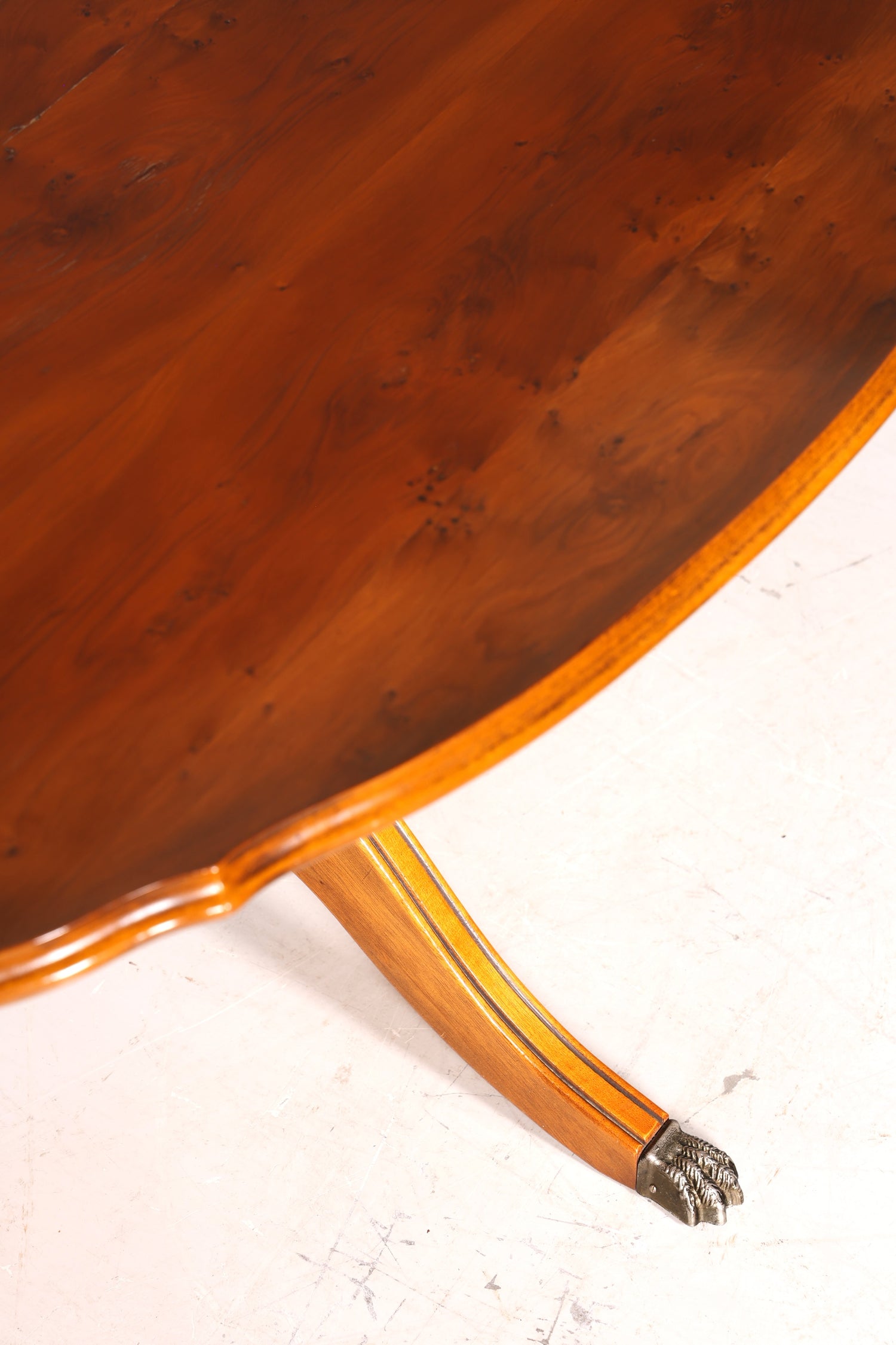 Beautiful English coffee table, antique style, yew wood, side table, Regency style