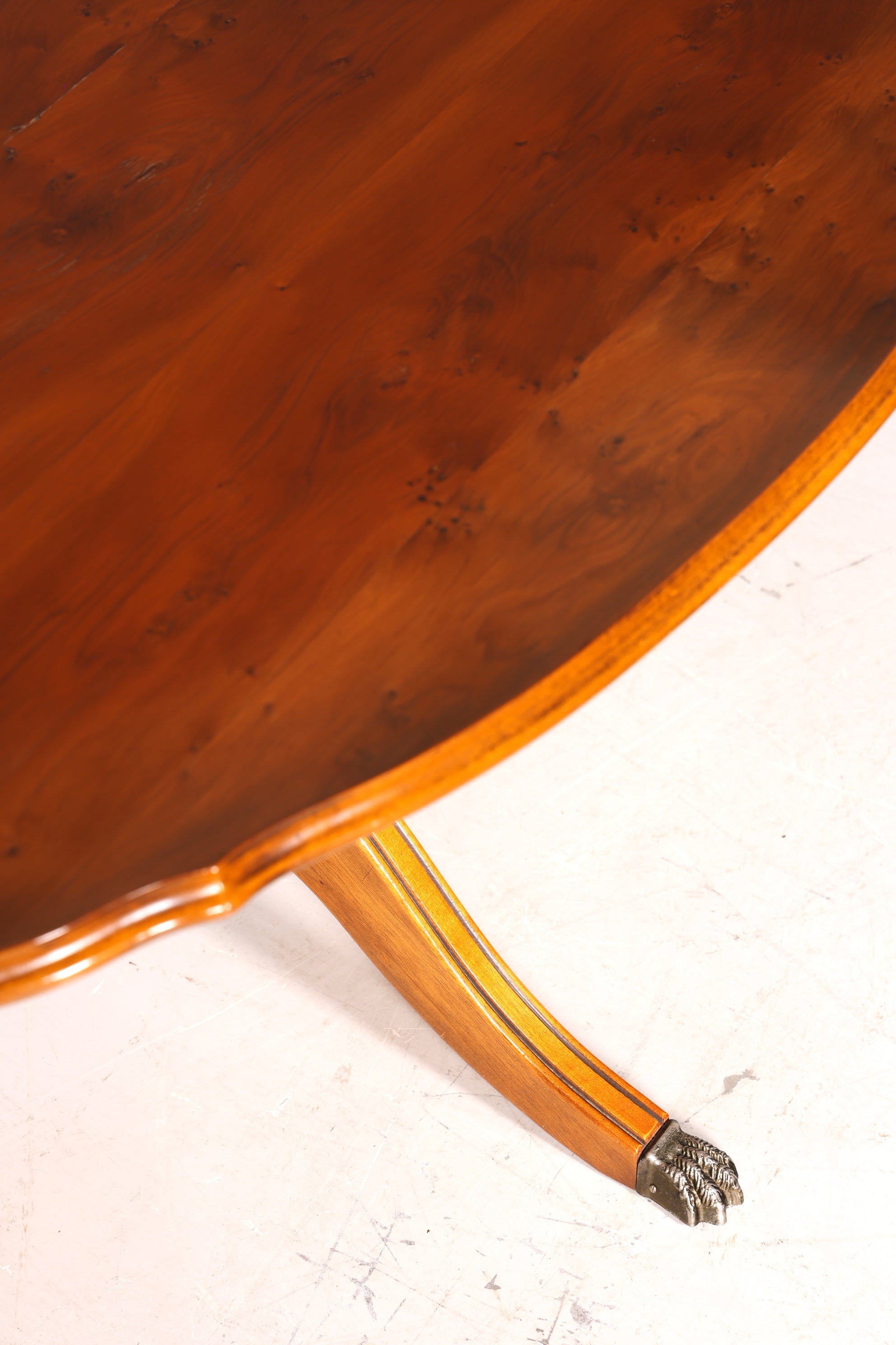 Beautiful English coffee table, antique style, yew wood, side table, Regency style