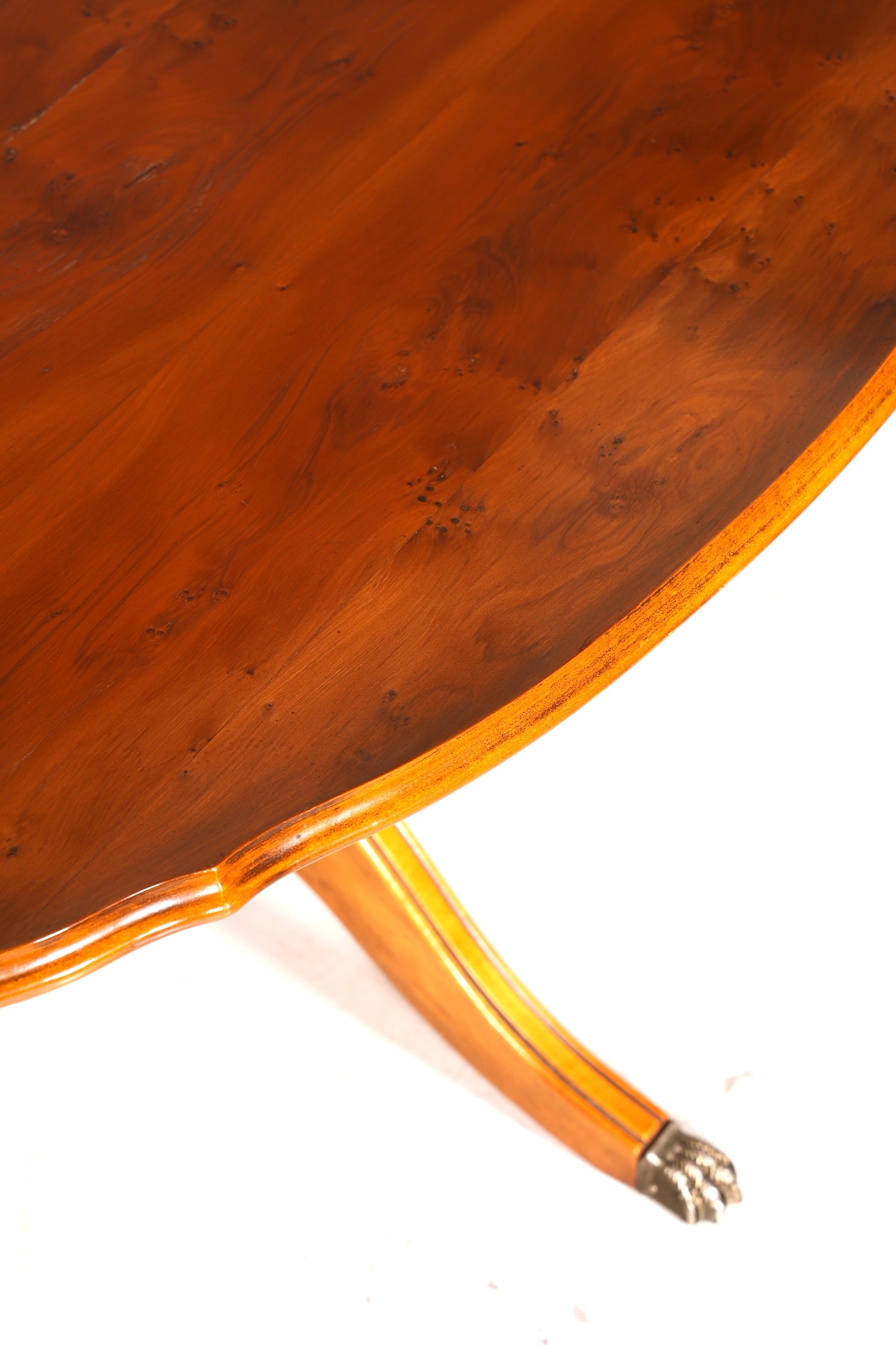 Beautiful English coffee table, antique style, yew wood, side table, Regency style