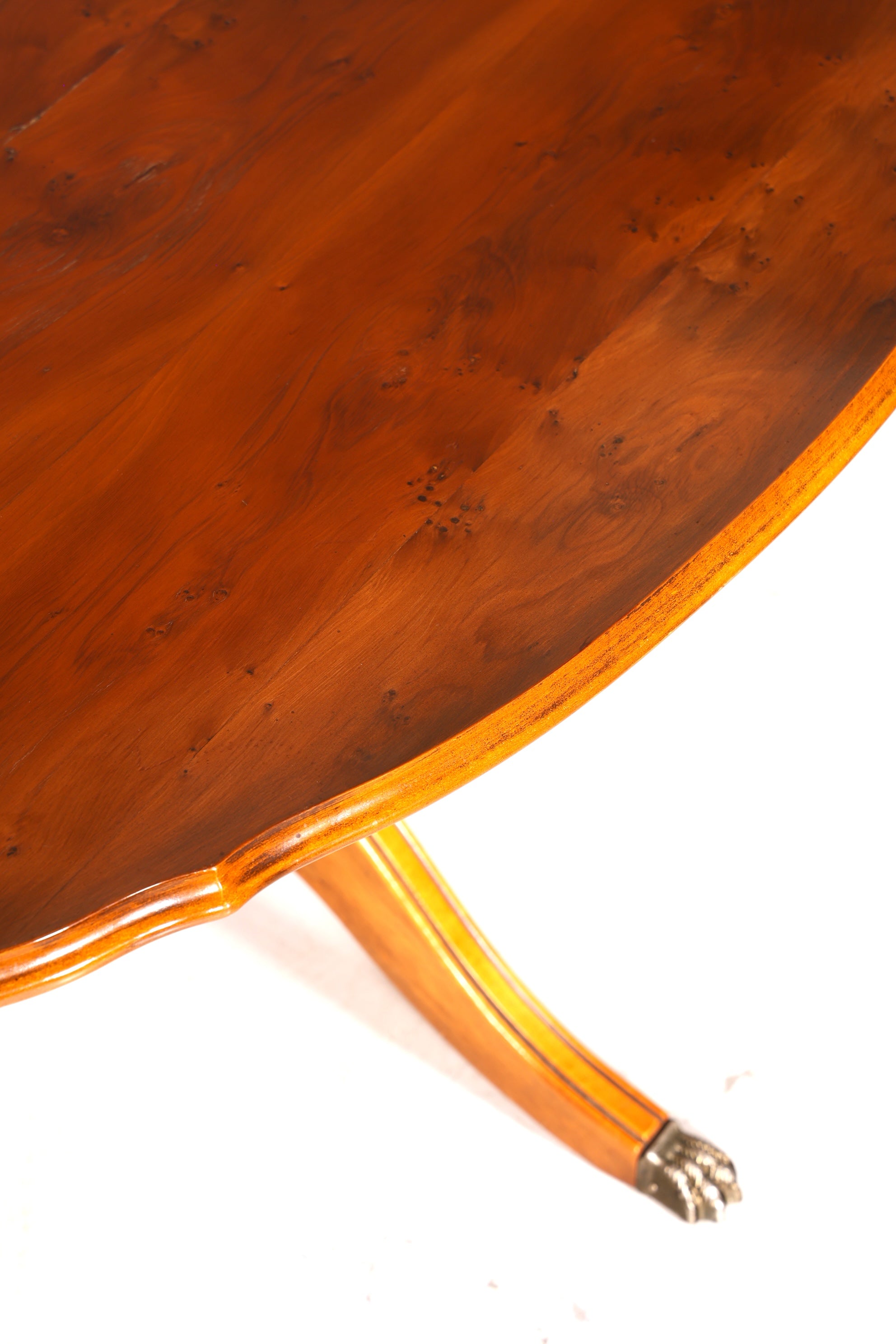 Beautiful English coffee table, antique style, yew wood, side table, Regency style