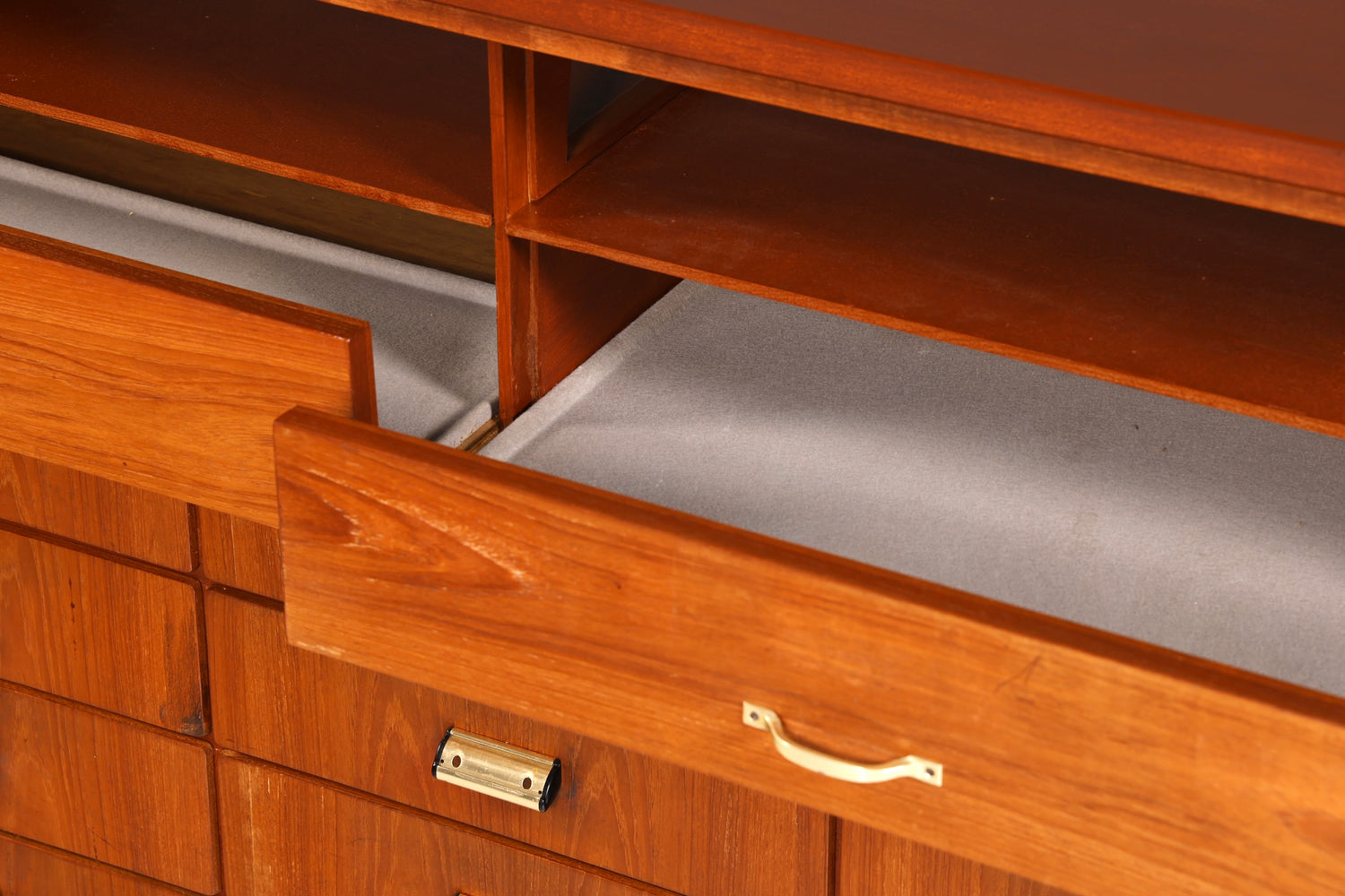 Wunderschöne Mid Century Kommode Vintage Bauhaus Apotheker Schrank Retro Schubladenkommode