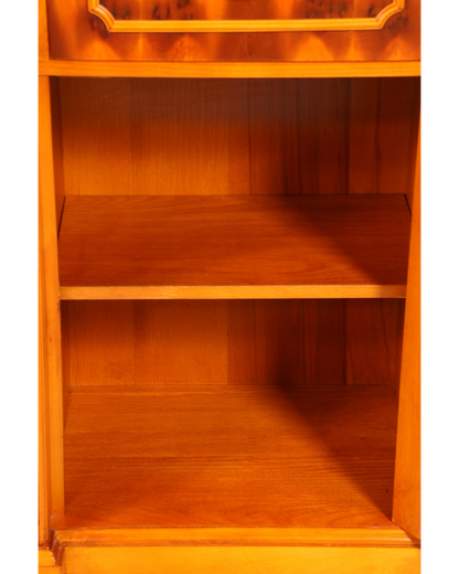 Traumhafte Englische Vitrine Bücherschrank Buffet Antik Stil Englisch Eibe Glasvitrine Bibliothek