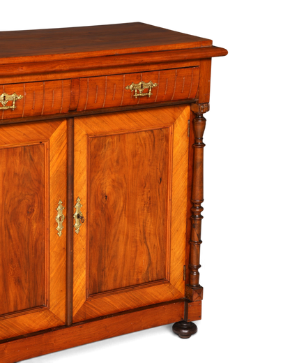 Hauptstadt Möblerei Gründerzeit masif ahşap antika büfe, pirinç kulplu ve detaylı ahşap işçilikli klasik tasarım