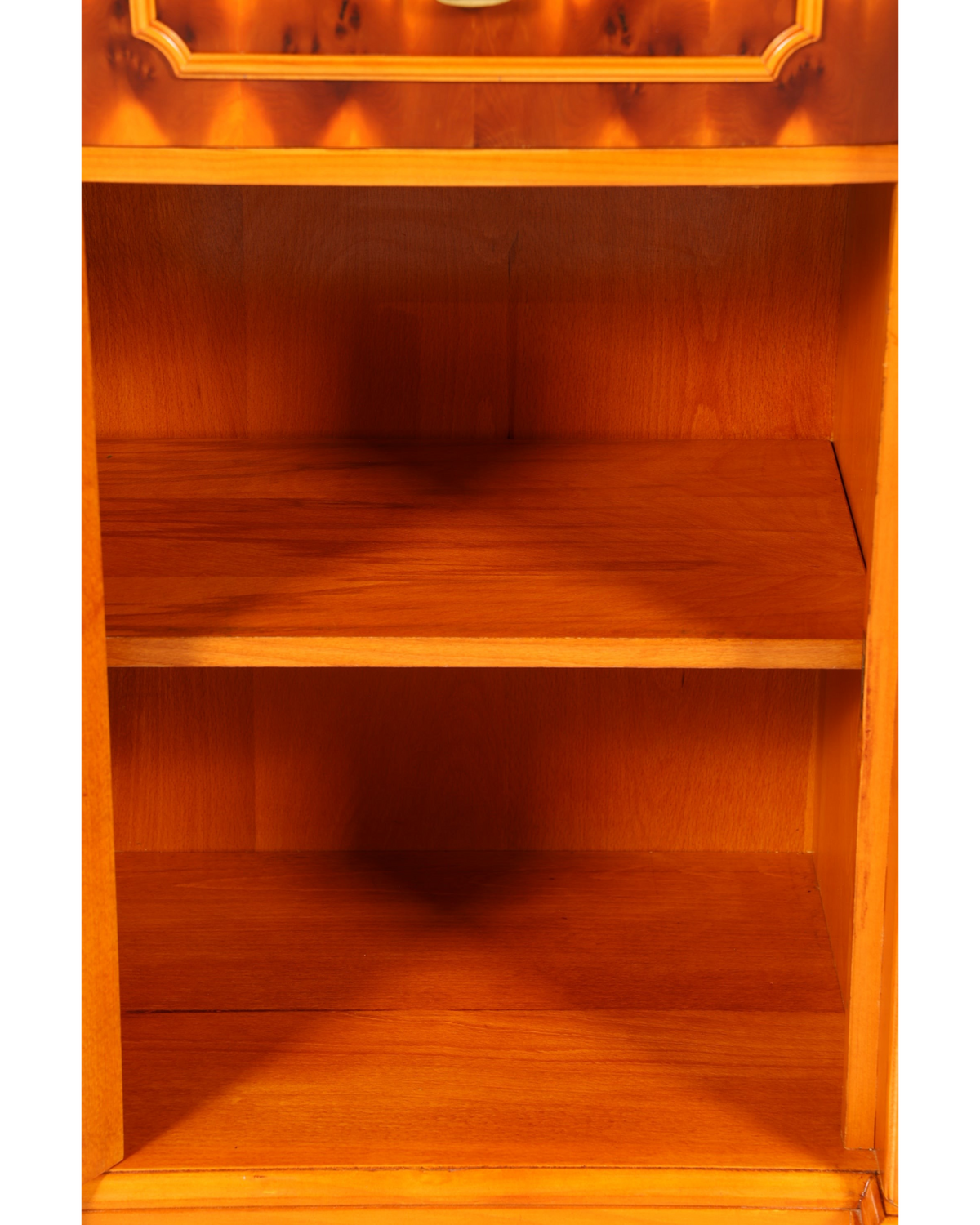 Traumhafte Englische Vitrine Bücherschrank Buffet Antik Stil Englisch Eibe Glasvitrine Bibliothek