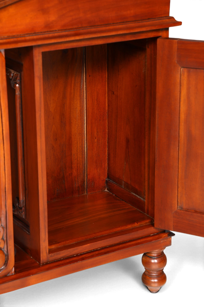 Hauptstadt Möblerei englischer Davenport Schreibtisch aus Holz mit offenem Fach und Schubladendetails im Vintage Stil