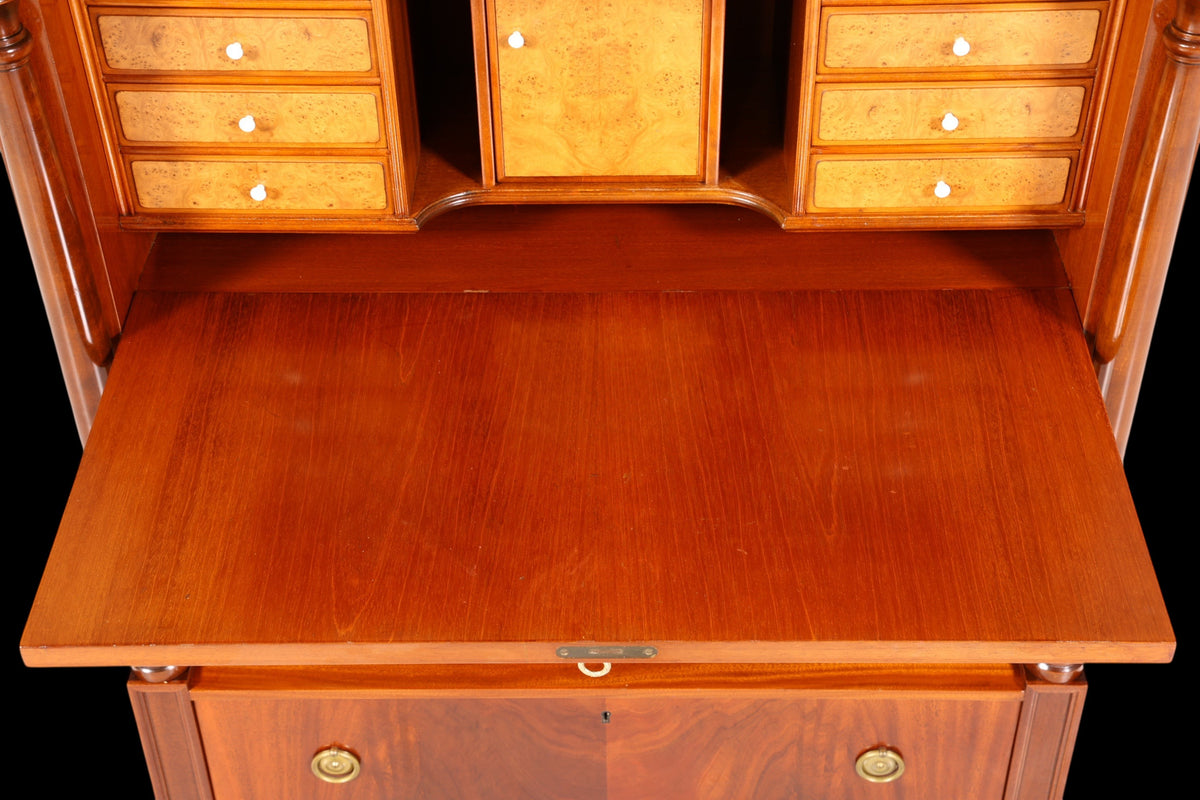 Stilvoller Sekretär im Biedermeier Stil Englisch Kommode Antik Bürokommode