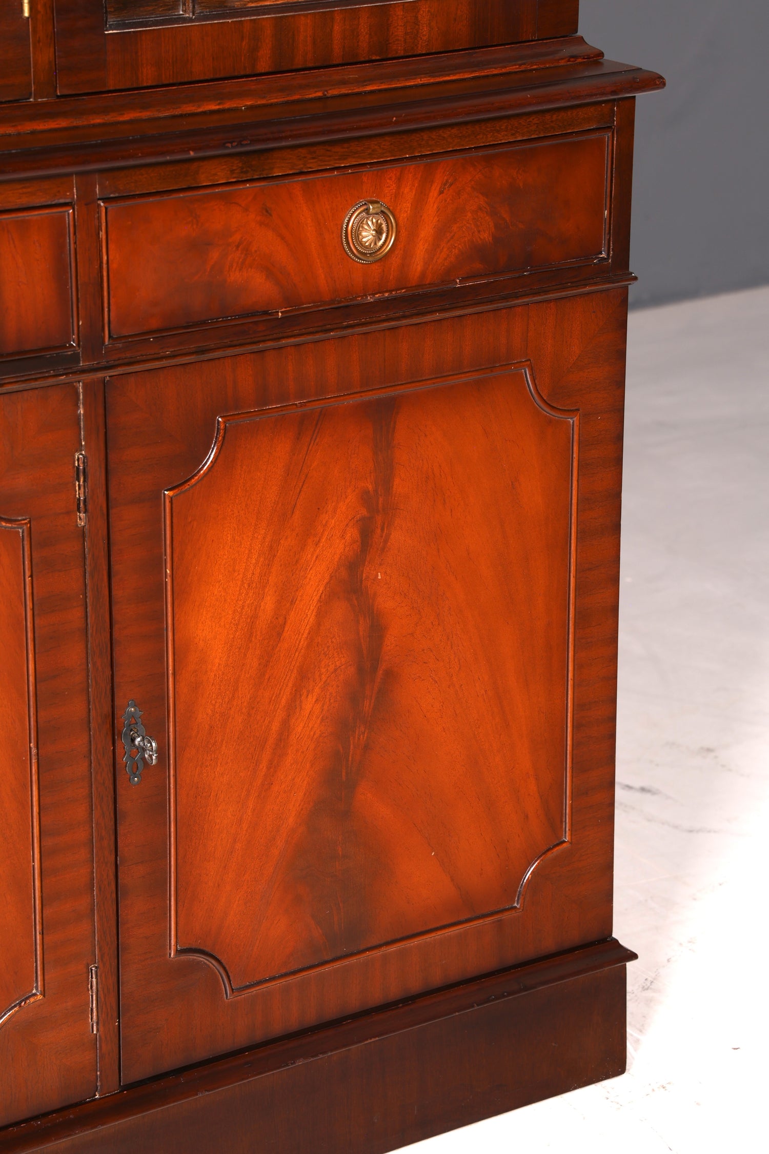 Wunderschöne Englische Vitrine Bibliothek Bücherschrank UK Buffet Schrank 60s Jahre