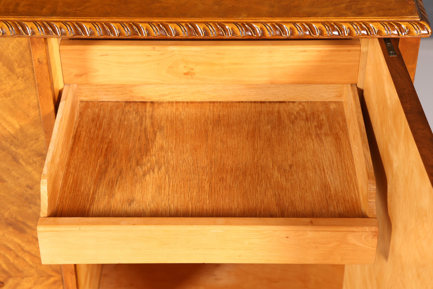 Stijlvolle originele art-deco-kast, dressoir, highboard, ladekast, circa 1930, antiek massief hout