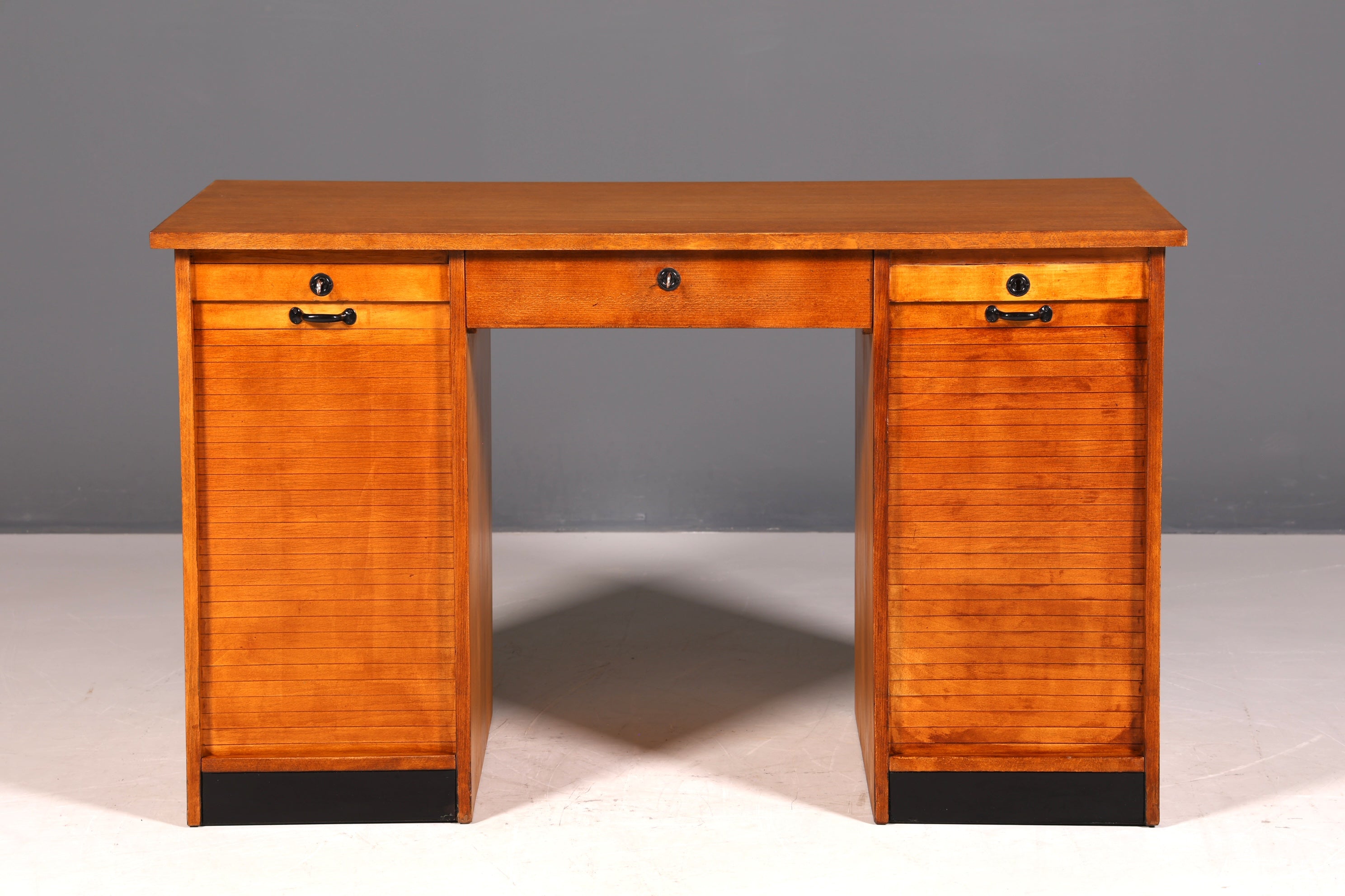 Wunderschöner Bauhaus Rollladen Schreibtisch Mid Century echt Holz Bürotisch Office Table