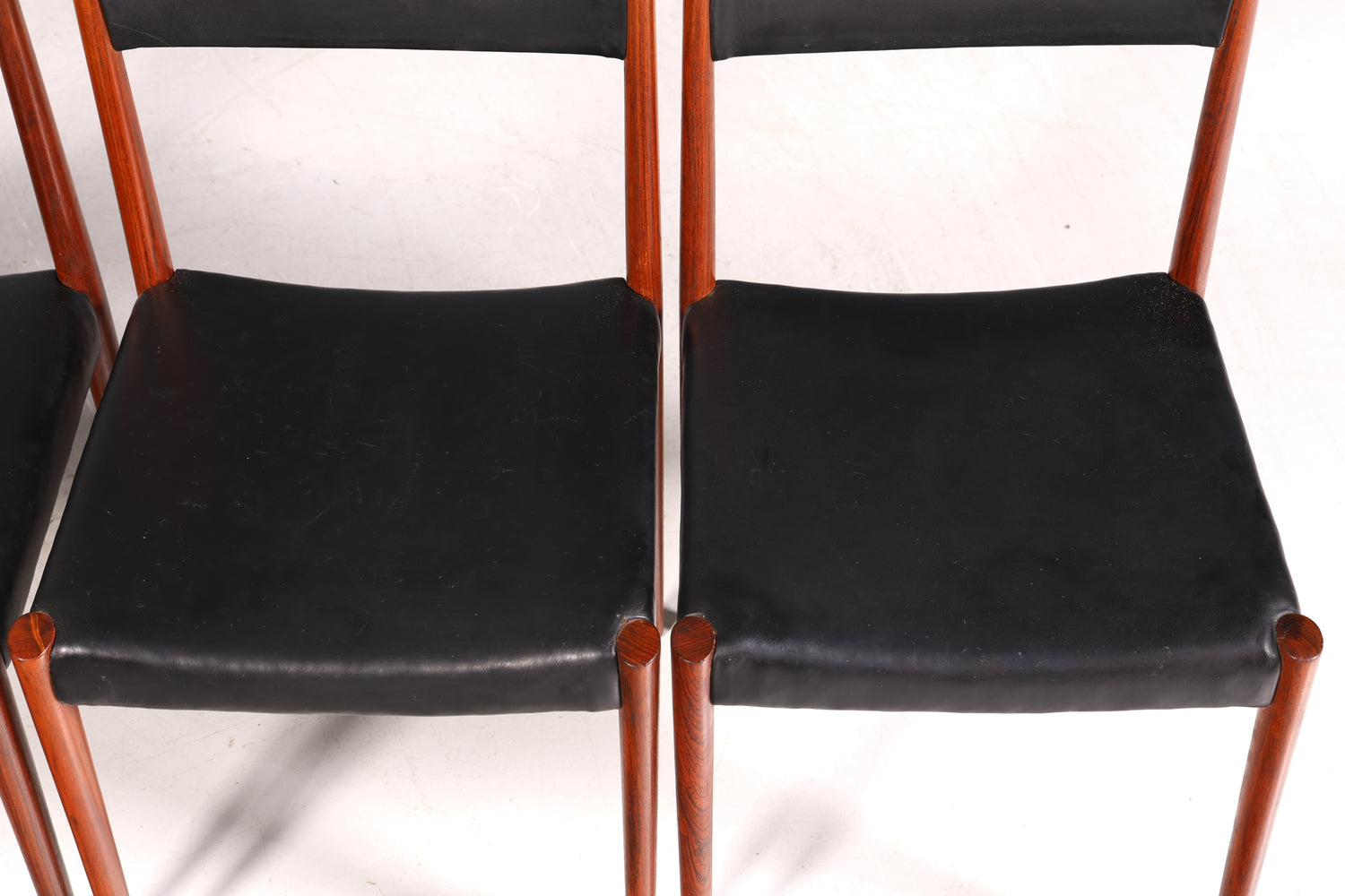 4x Schlichte Mid Century Stühle Palisander Retro Stuhlset echt Leder Danish Design Küchenstühle