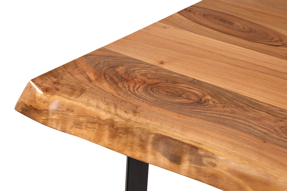 Traumhafter Nussbaum Tisch 140cm-100cm Esszimmer Tisch Baumkanten Platte Massiv Holz Küchentisch