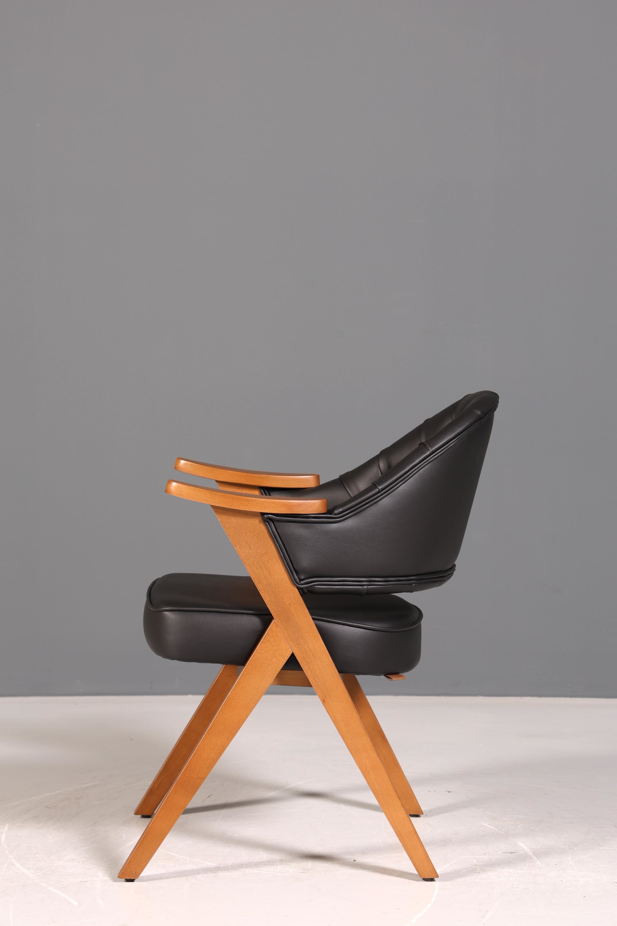 Luxuriöser "Manchester Black" Stuhl Chesterfield Stil  Bürostuhl Esszimmerstuhl Lounge Stuhl