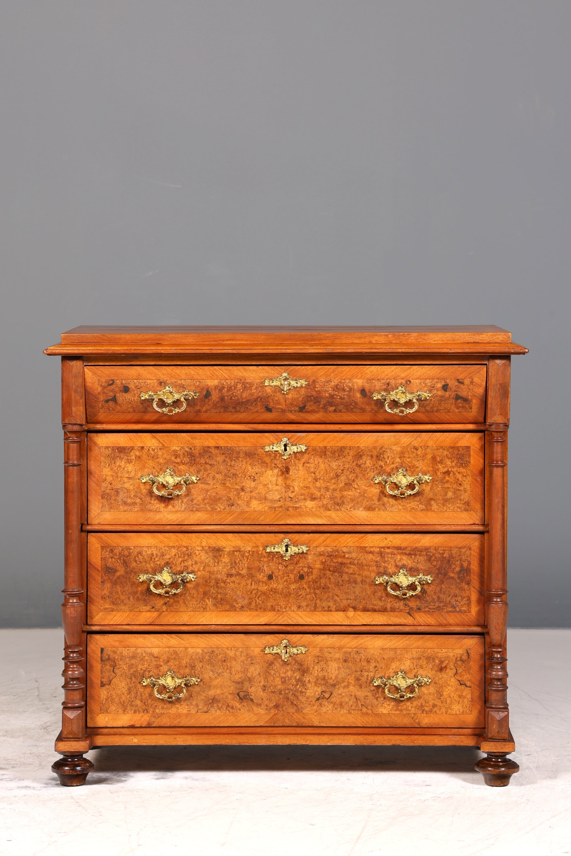 Traumhafte Gründerzeit Kommode Louis Philippe Nussbaum Schubladen Kommode Sideboard um 1880