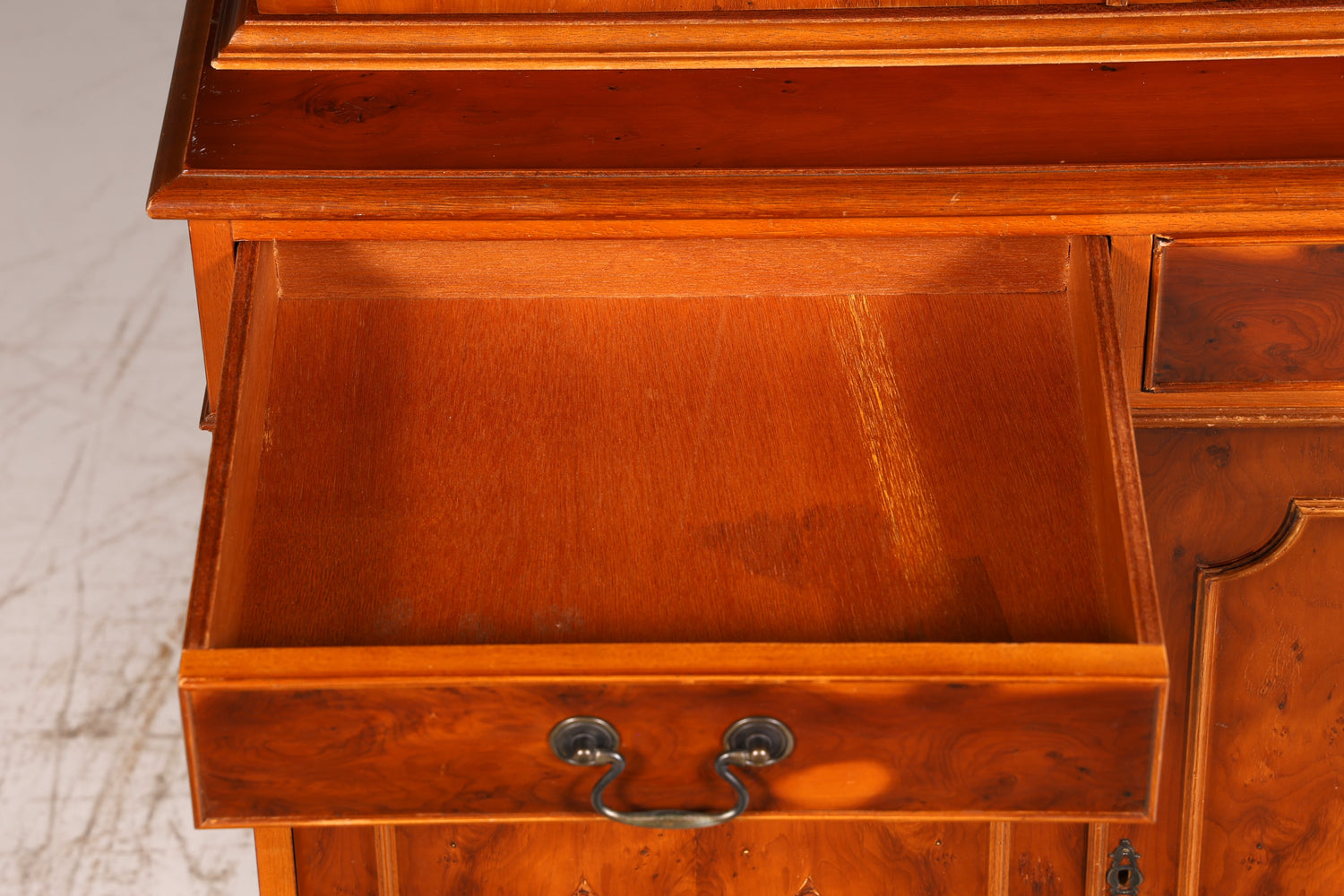 Traumhafte Englische Vitrine Eiche Holz Bibliothek Bücherschrank Buffet Vitrinenschrank Antik Vintage
