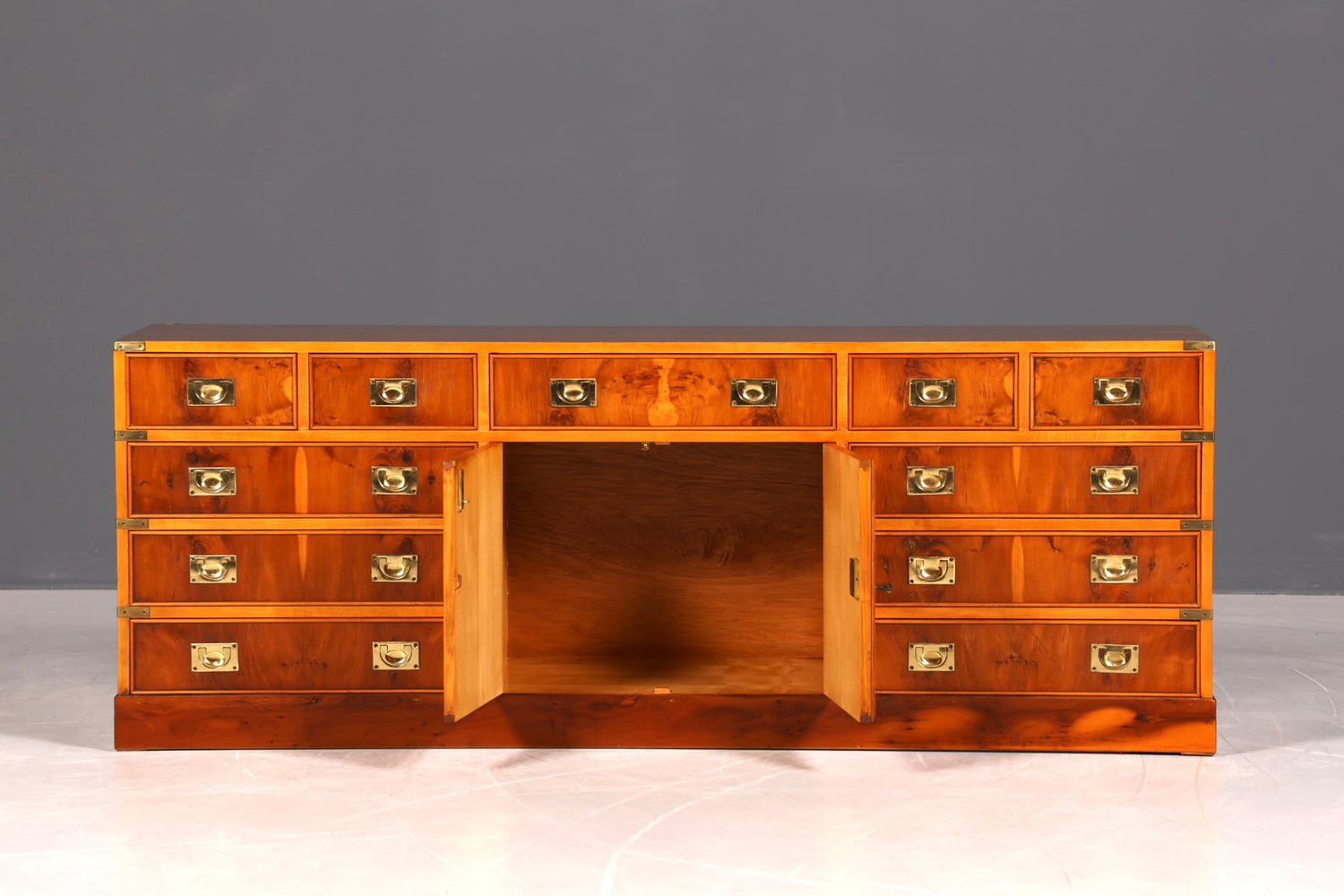 Wunderschönes XXL Maritim Sideboard Englische Schiffs Kommode Englisch Antik Schrank Military Chest